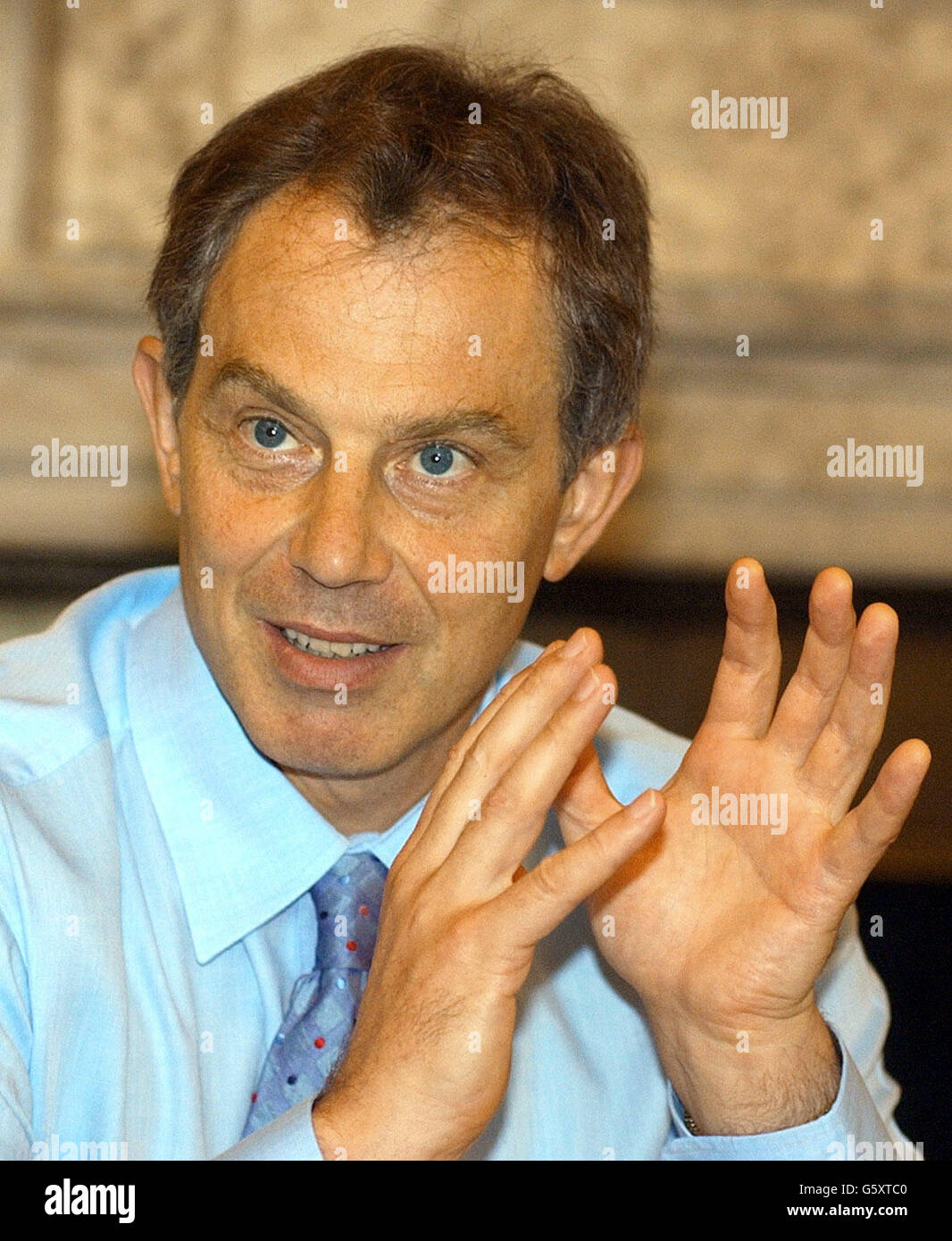 Prime Minister Tony Blair during a meeting with education heads, in the cabinet room at 10 Downing Street, London. The Prime Minister told the assembled heads and town hall education officials that there were some serious problems we have known about for a period of time. *... concerning pupil behaviour and school discipline. Stock Photo