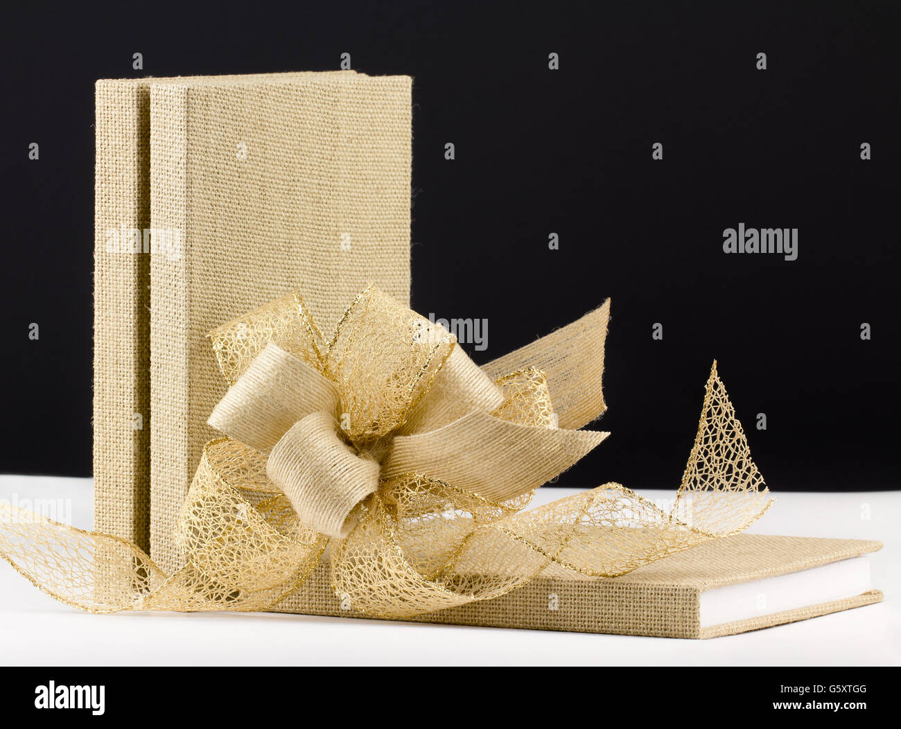 Matching ribbon hi-res stock photography and images - Alamy