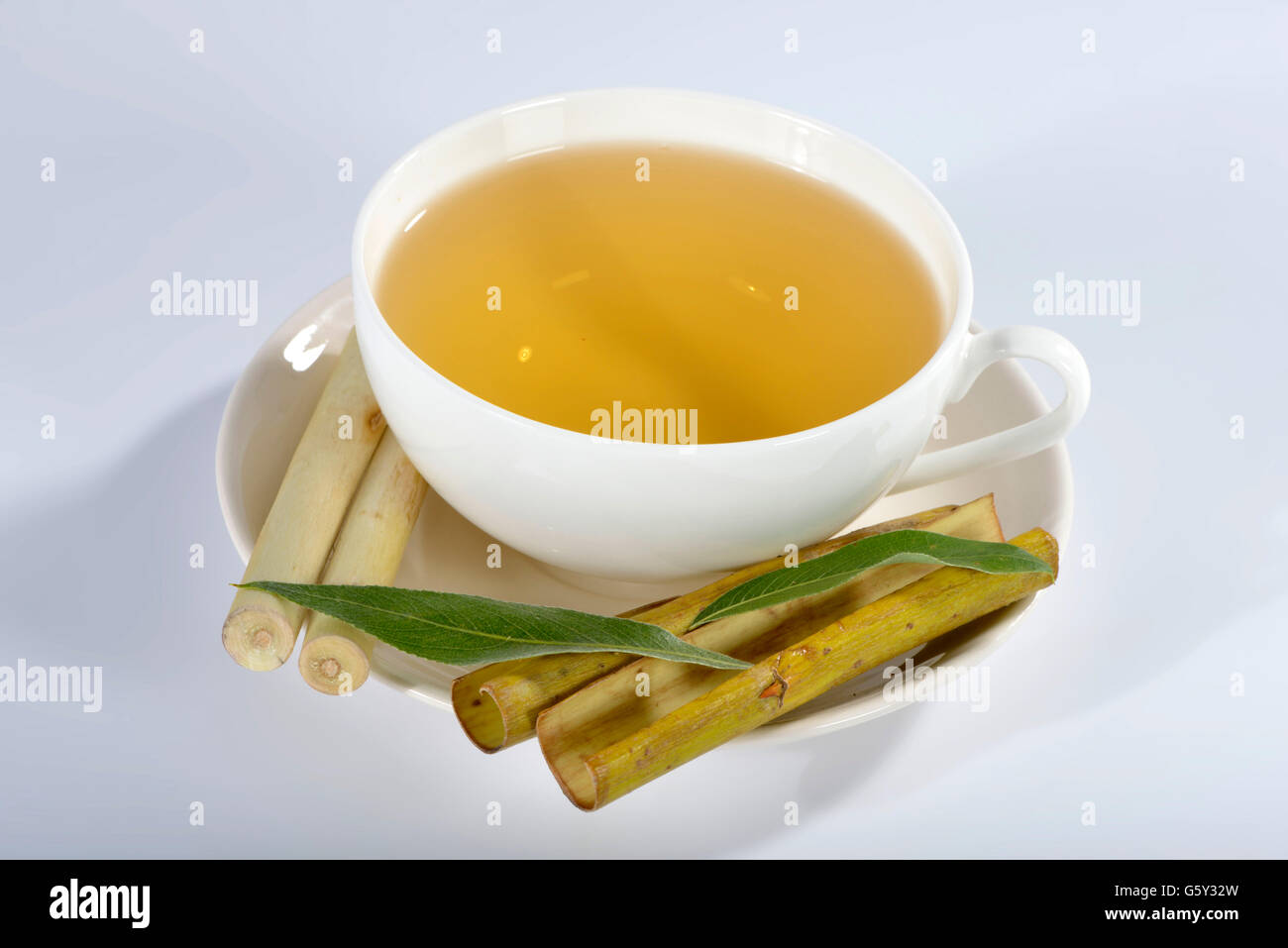 Willow tree bark tea hires stock photography and images Alamy