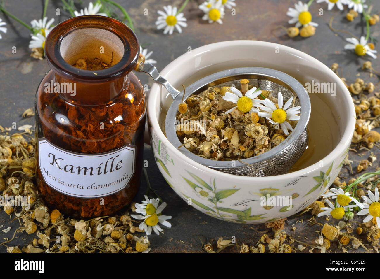 Chamomile tea / (Matricaria chamomilla Stock Photo - Alamy