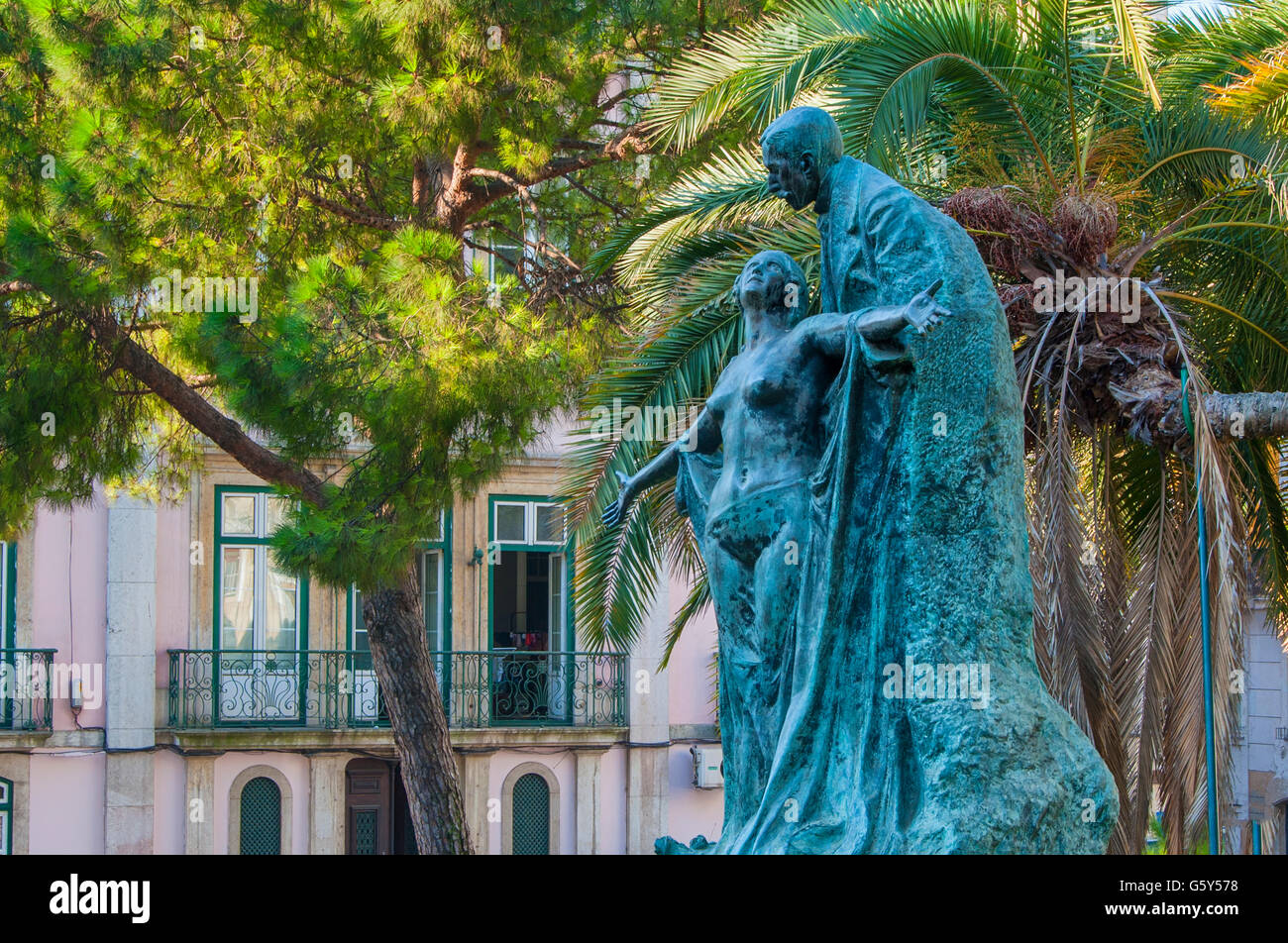 Largo do Barao de Quintela, Statue of José Maria de Eça de Queiroz, Alto, Lisbon, Portugal Stock Photo