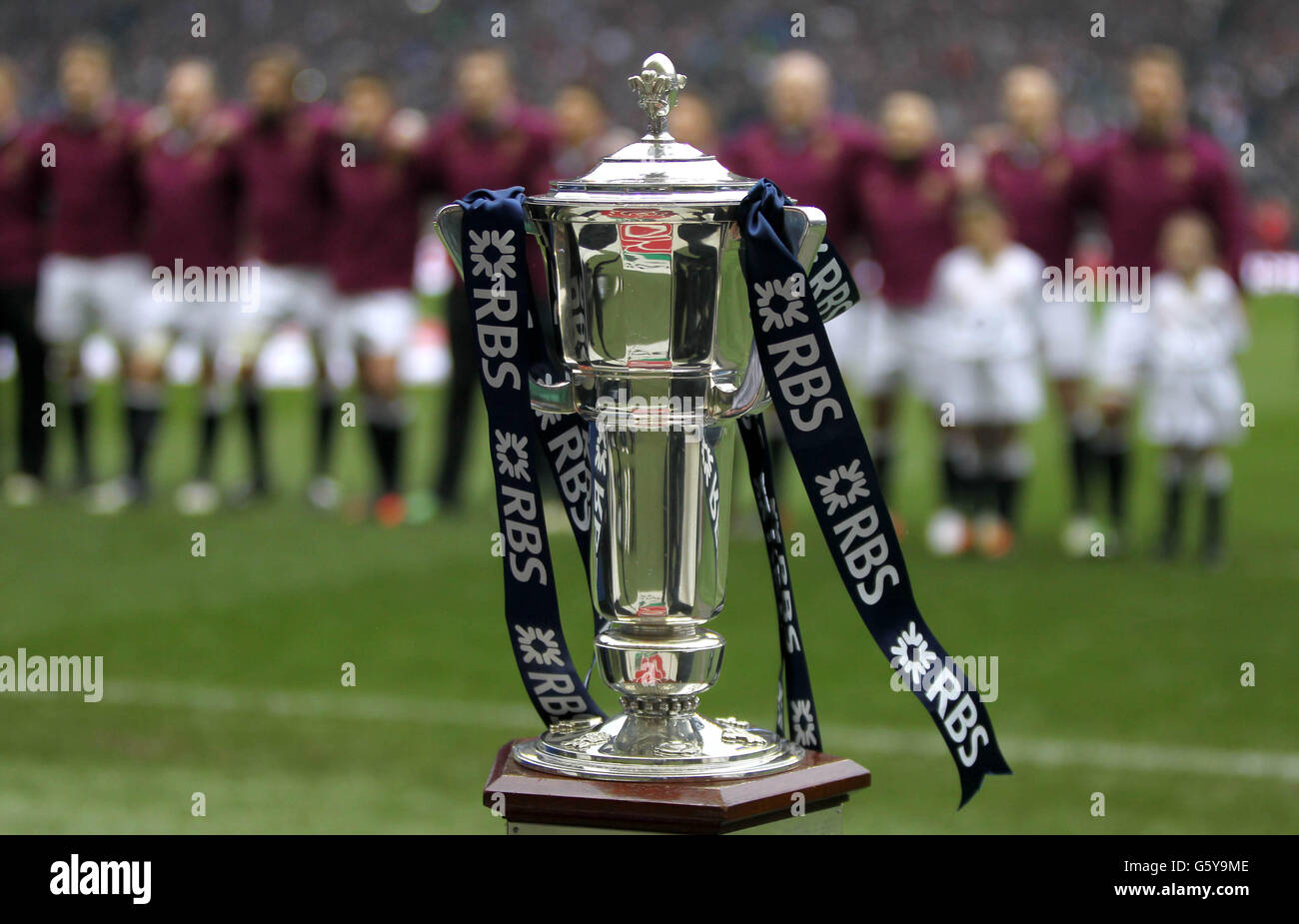 Rugby Union - RBS 6 Nations Championship 2013 - England v Italy - Twickenham. The RBS 6 Nations trophy stands on display in front of the England team before the RBS Six Nations match at Twickenham, London. Stock Photo