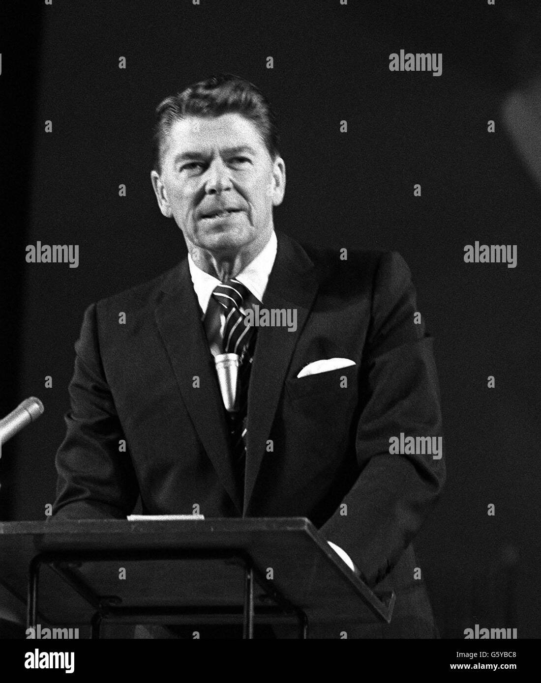 Speaking at the annual conference of the Institute of Directors at London's Royal Albert Hall is Governor Ronald Reagan of the State of California. Governor Reagan, a former Hollywood film star, addressed the conference on the subject 'The New Noblesse Oblige'. Stock Photo
