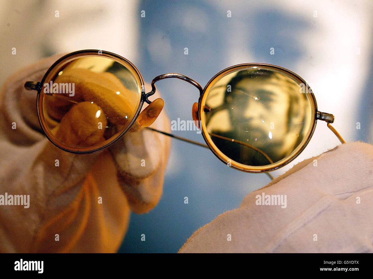 John lennon glasses hi-res stock photography and images - Alamy