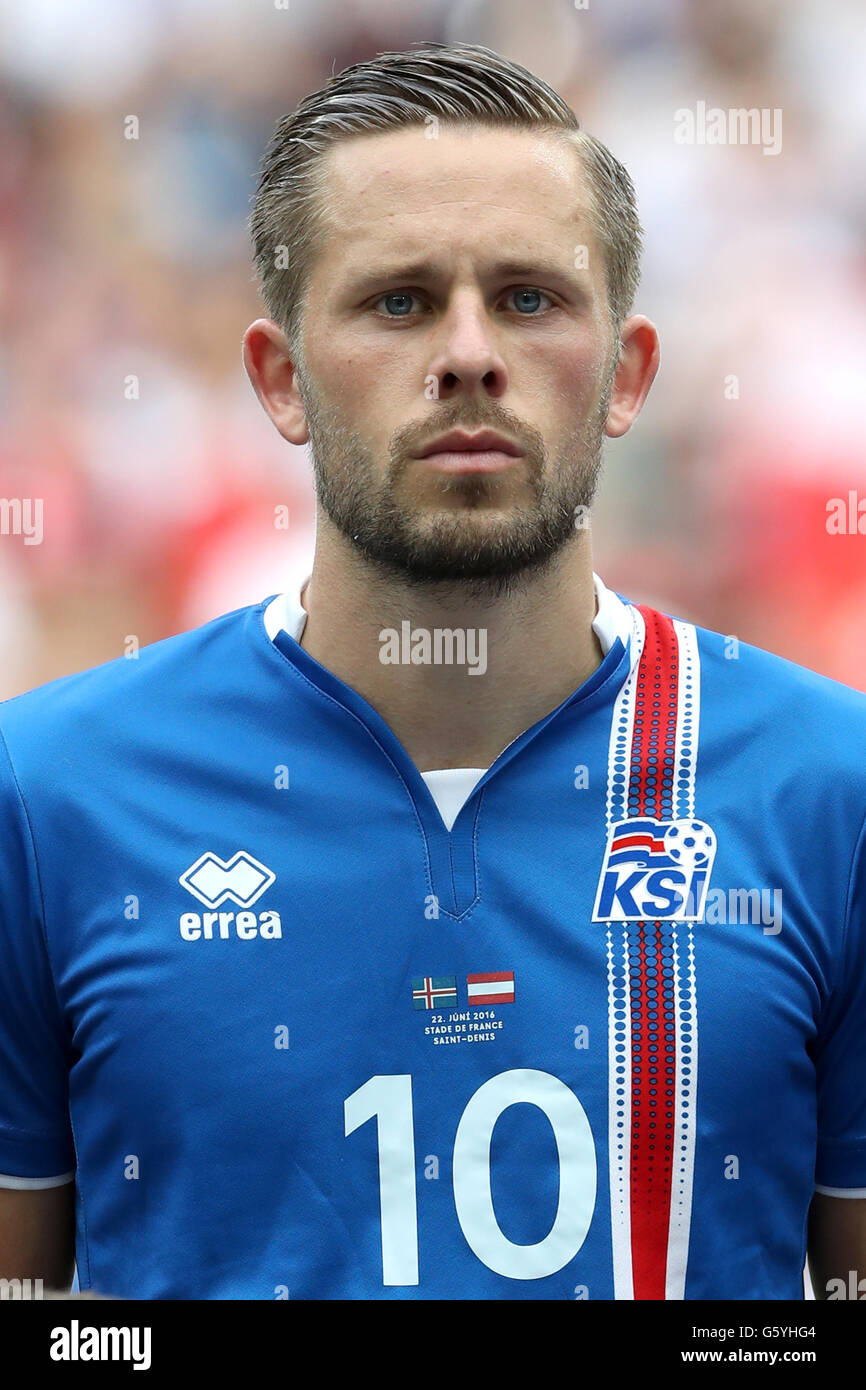 Iceland's Gylfi Sigurdsson during the Euro 2016, Group F match at the Stade de France, Paris. PRESS ASSOCIATION Photo. Picture date: Wednesday June 22, 2016. See PA story soccer Iceland. Photo credit should read: Owen Humphreys/PA Wire. RESTRICTIONS: Use subject to restrictions. Editorial use only. Book and magazine sales permitted providing not solely devoted to any one team/player/match. No commercial use. Call +44 (0)1158 447447 for further information. Stock Photo