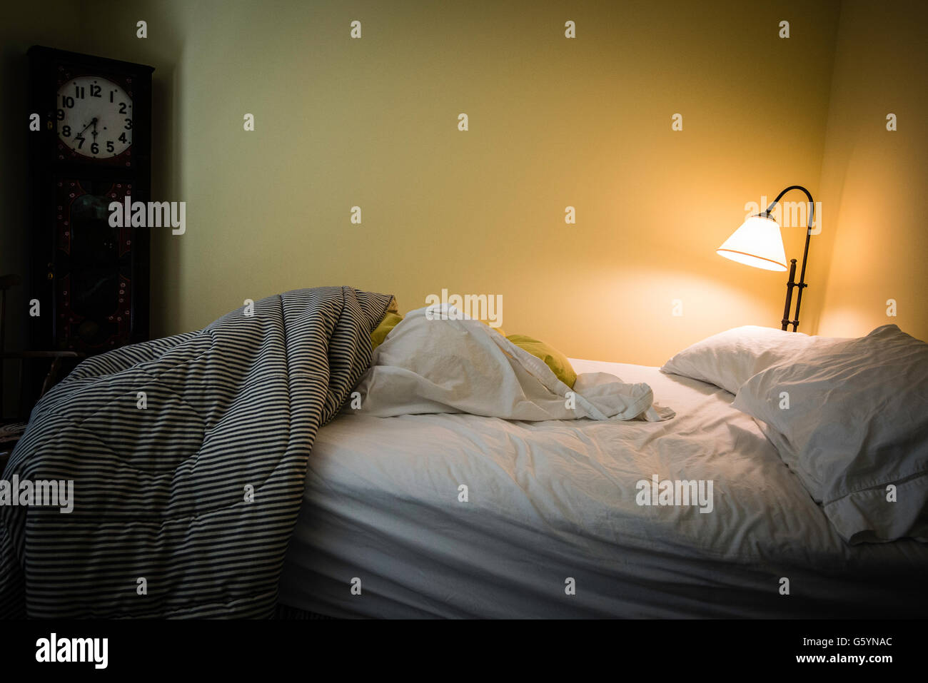 Rumpled sheets hi-res stock photography and images - Alamy