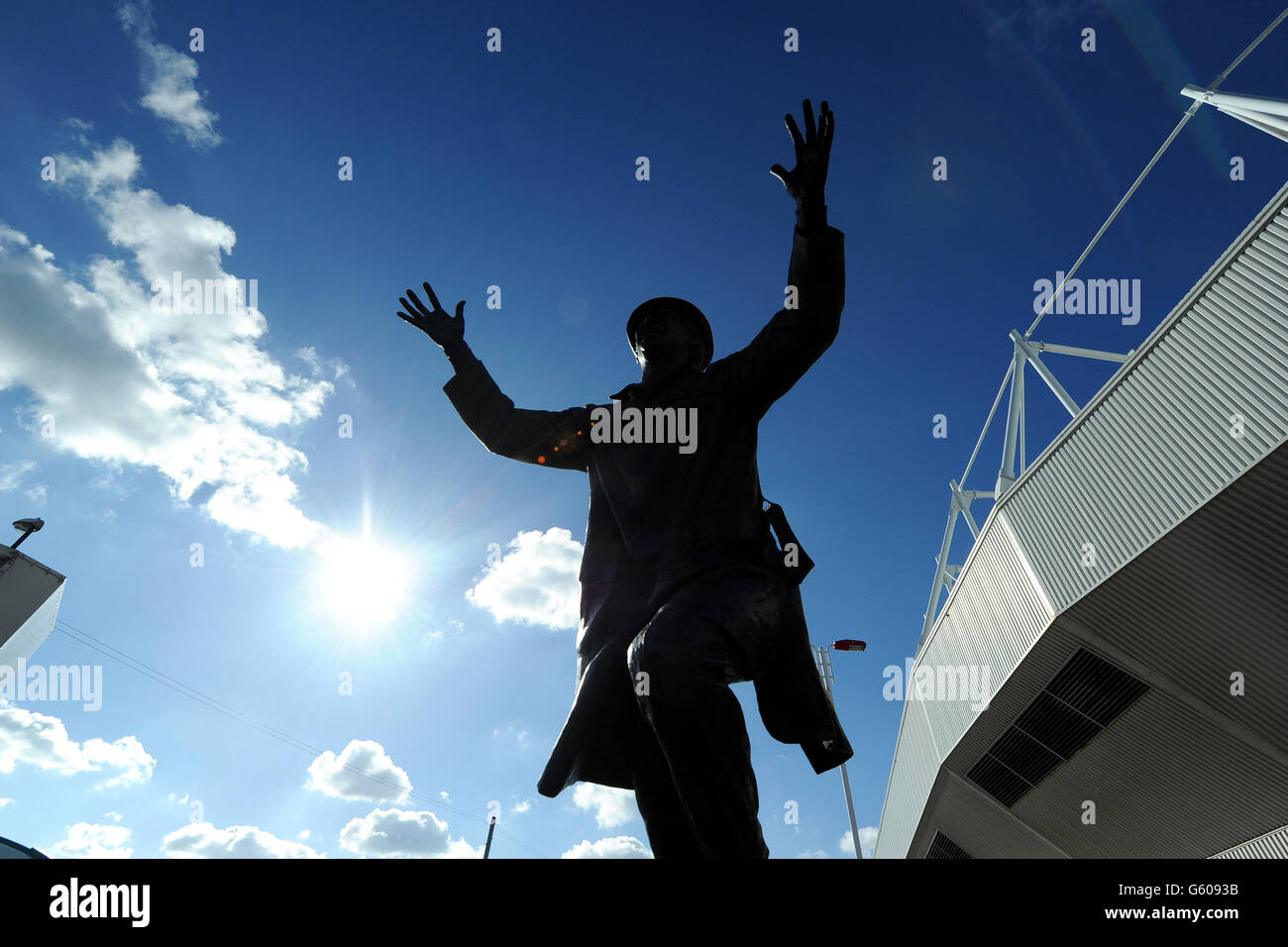 Statue bob outside stadium light hires stock photography and images Alamy