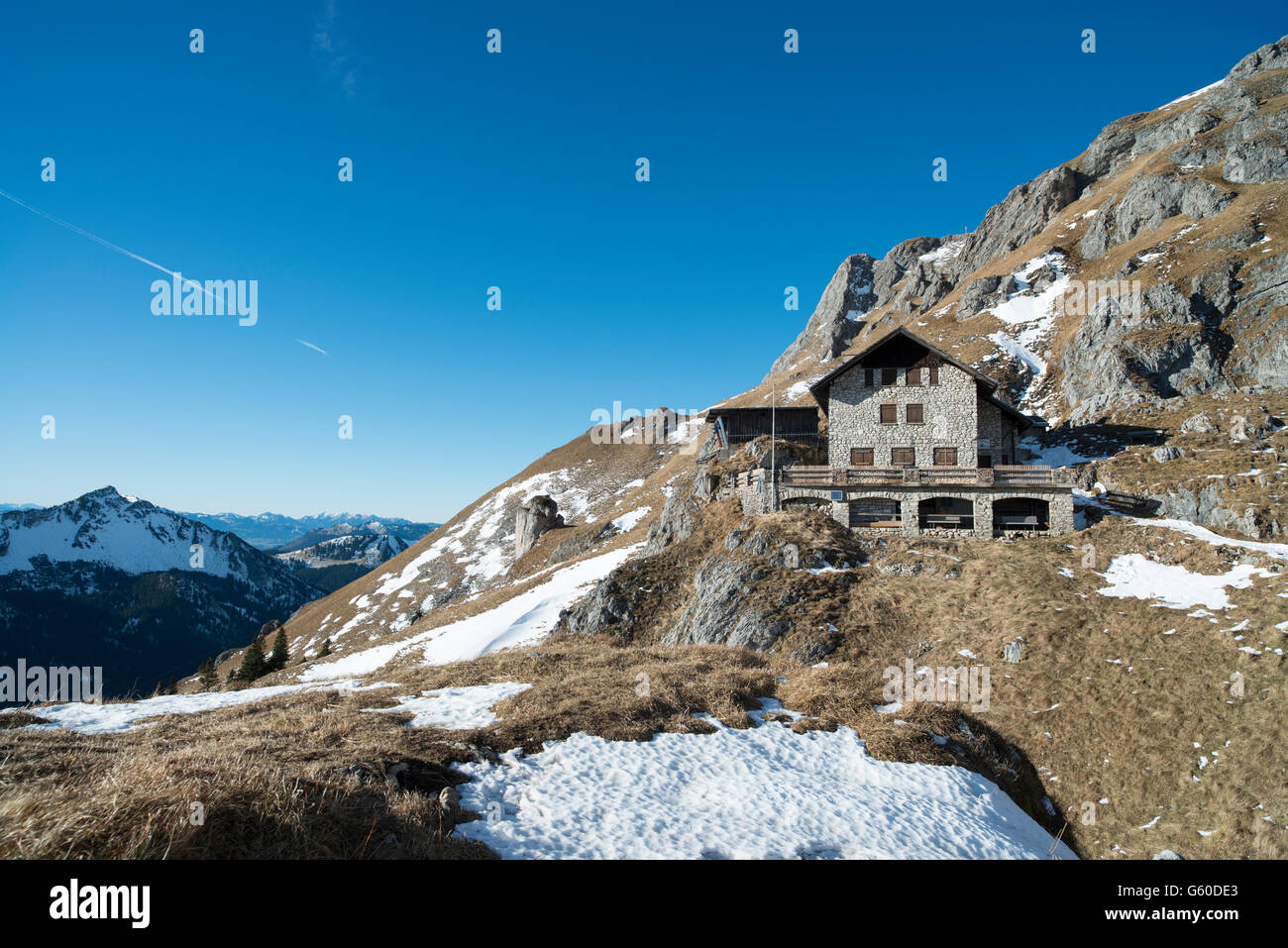 Die Bad Kissinger Hütte am Südwesthang des Aggensteins Bad Kissinger Hut in wintertime, Allgäu Alps, Tannheim Mountains, Pfronten Stock Photo