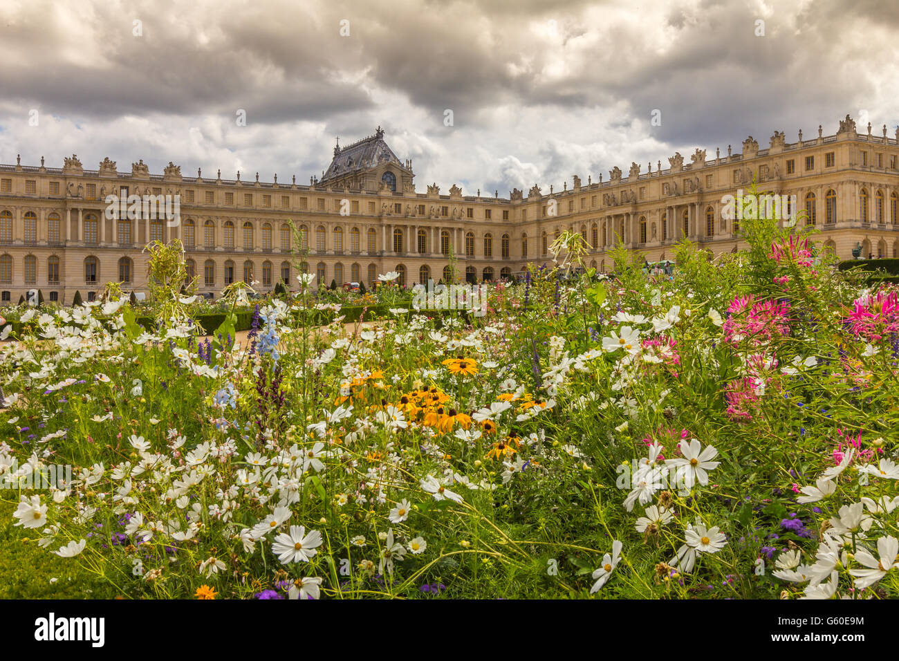 Palace Of Versailles Gardens Stock Photos & Palace Of Versailles ...