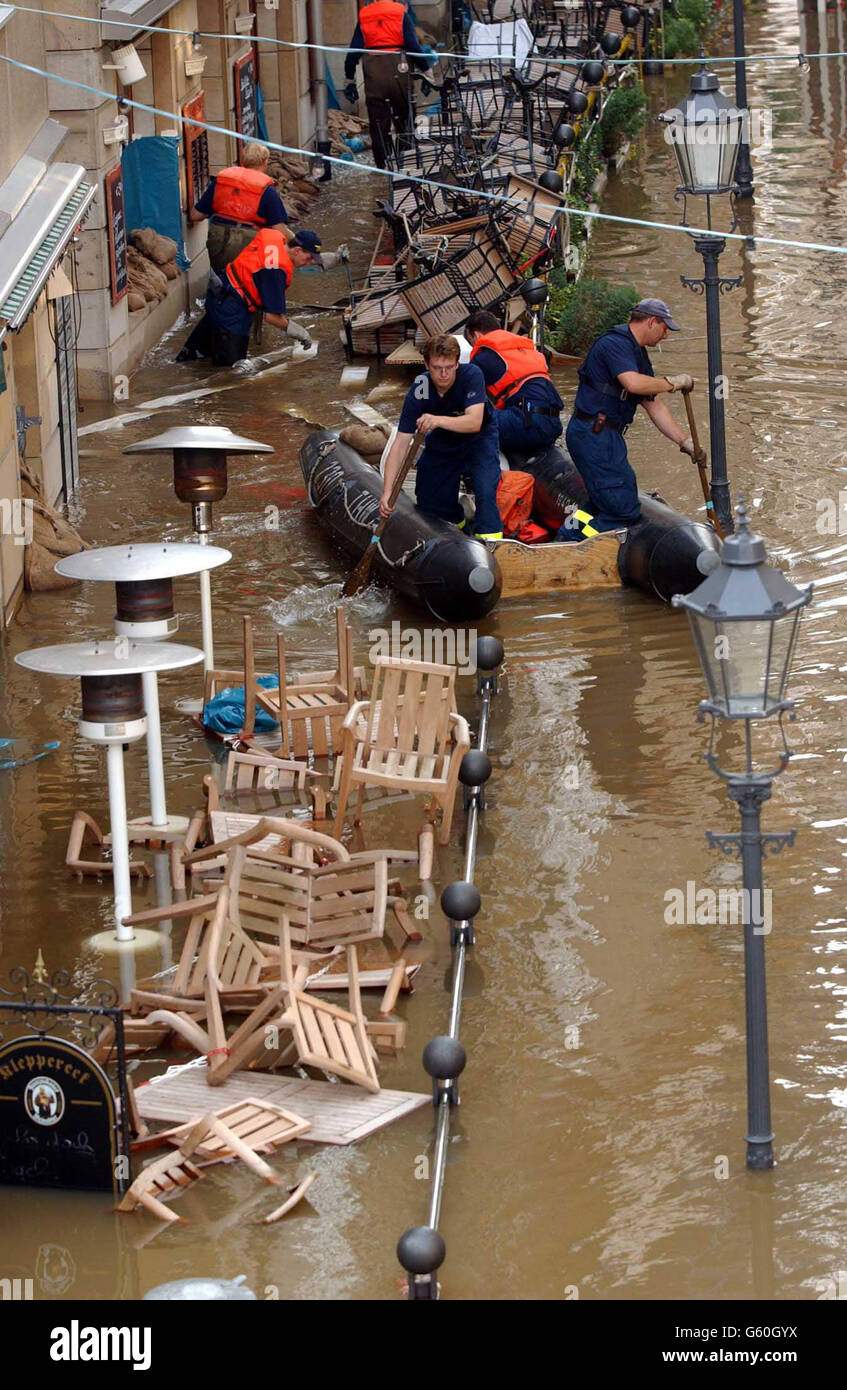 Flooding In Dresden In Germany Stock Photo Alamy flooding-in-dresden-in-germany-stock-photo-alamy