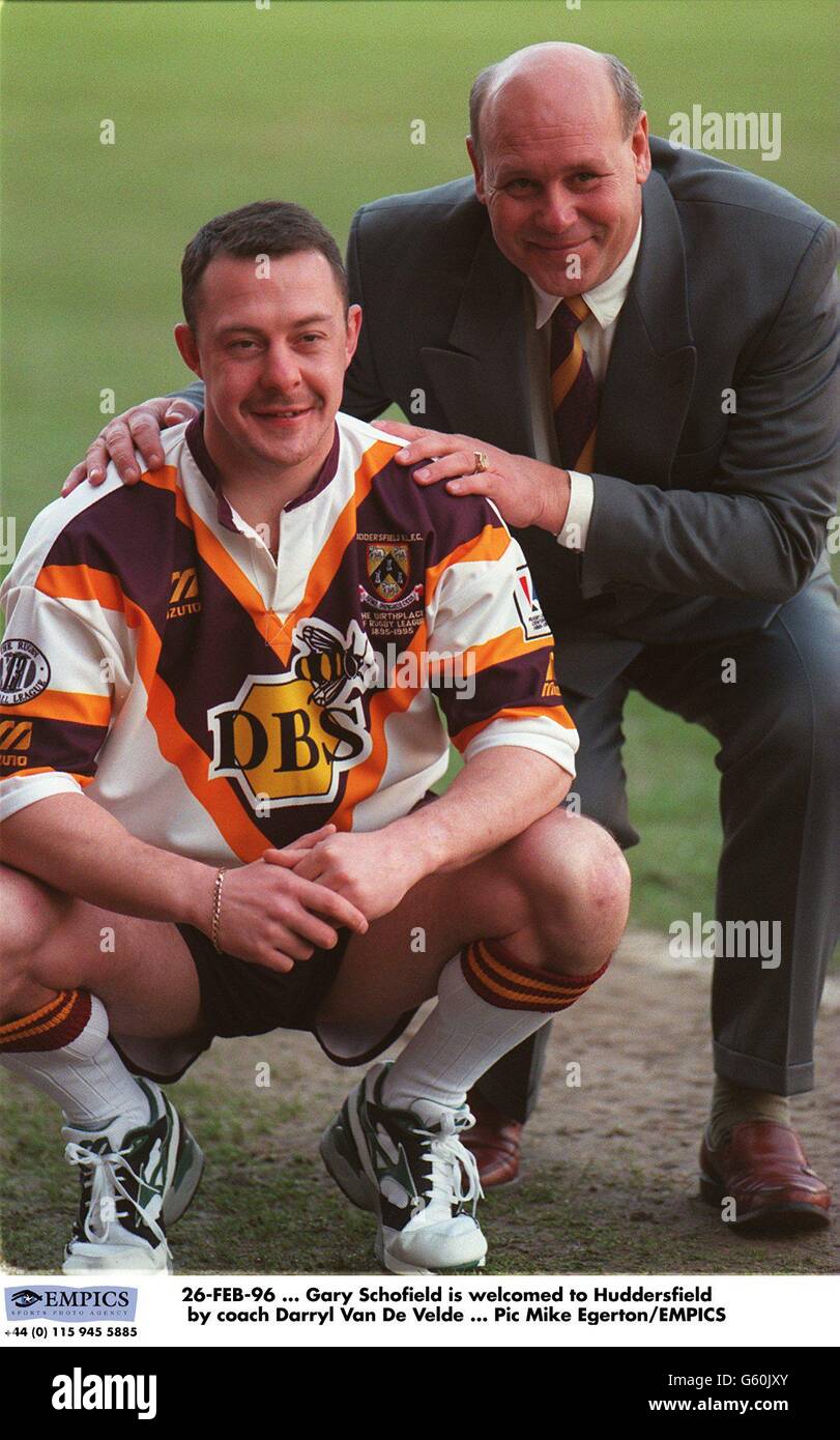 RUGBY LEAGUE. Garry SCHOFIELD SIGNS FOR HUDDERSFIELD Stock Photo Alamy