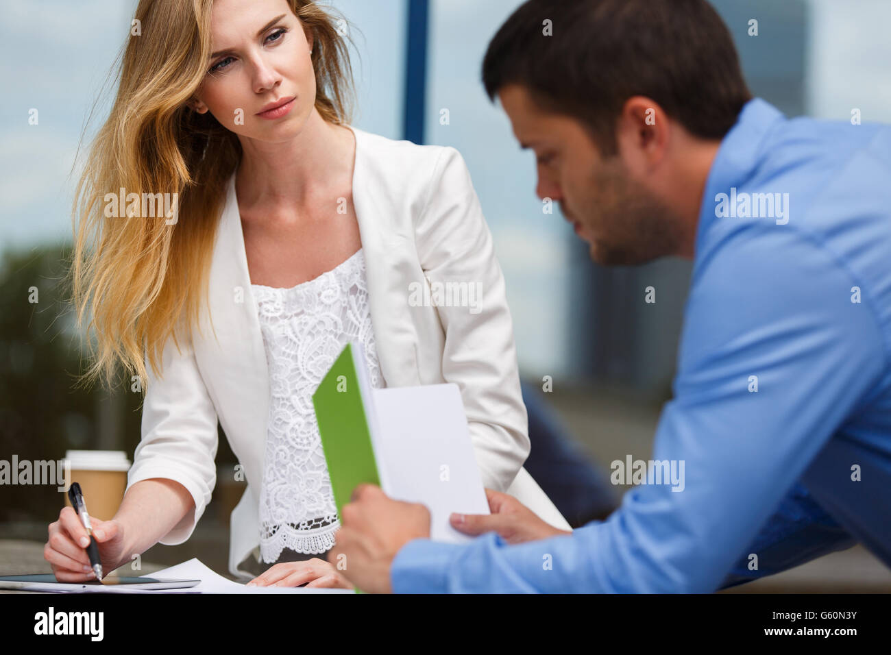 Meeting man woman vintage hi-res stock photography and images - Alamy