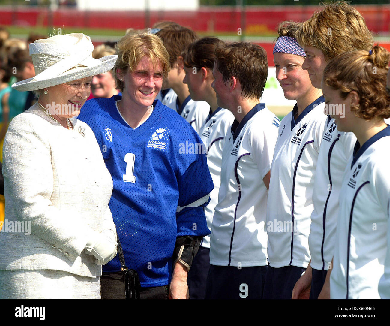 The Queen meets the Scotland Ladies hockey team Stock Photo