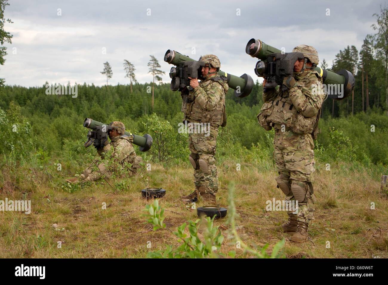 U.S. Army Soldiers from 2nd Cavalry Regiment prepare to fire a shoulder launched FGM-148 Javelin anti-tank missile during during exercise Saber Strike 16 at the Estonian Defense Forces central training area June 19, 2016 near Tapa, Estonia. Stock Photo