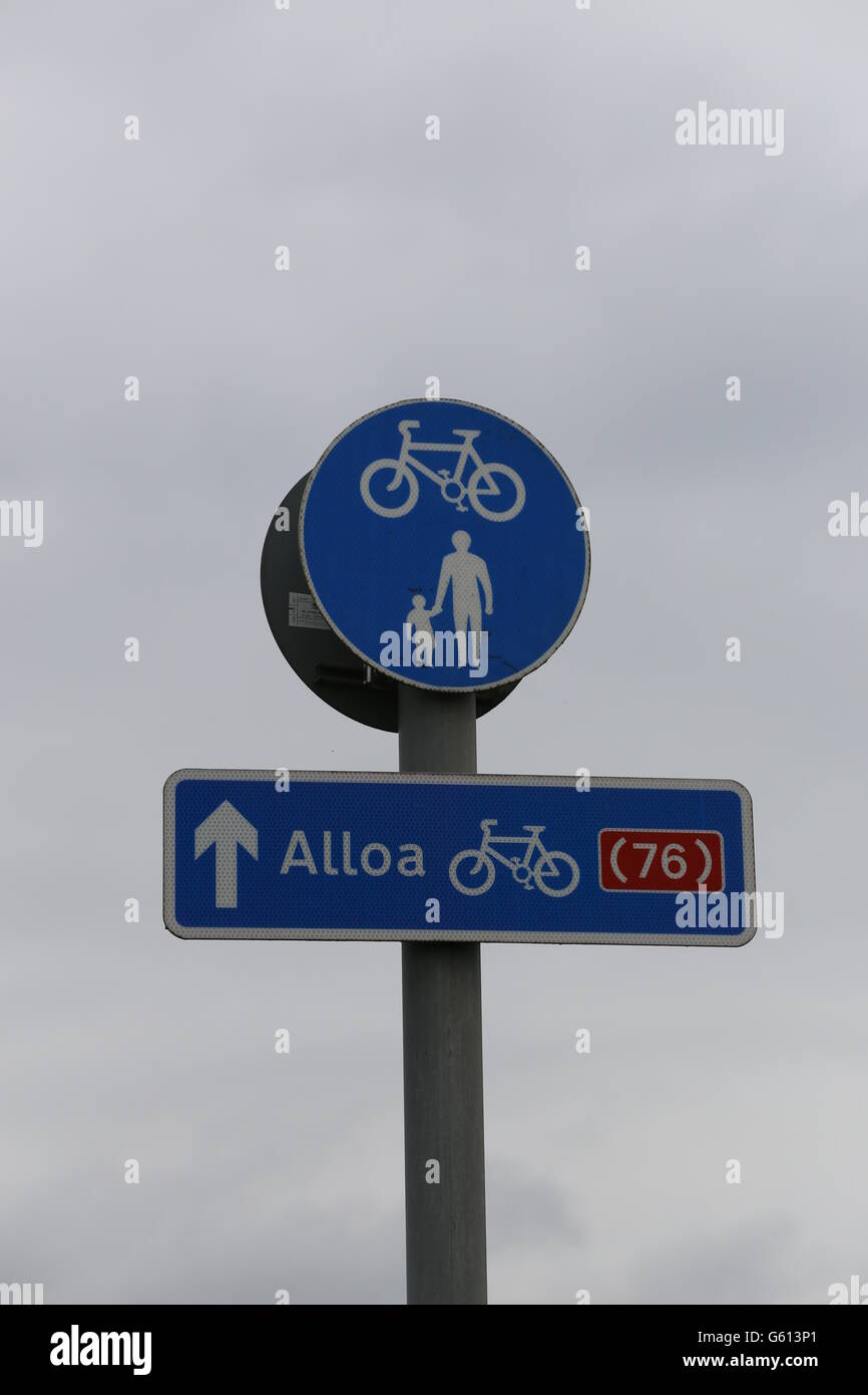 Cycling sign for Alloa Scotland June 2016 Stock Photo - Alamy