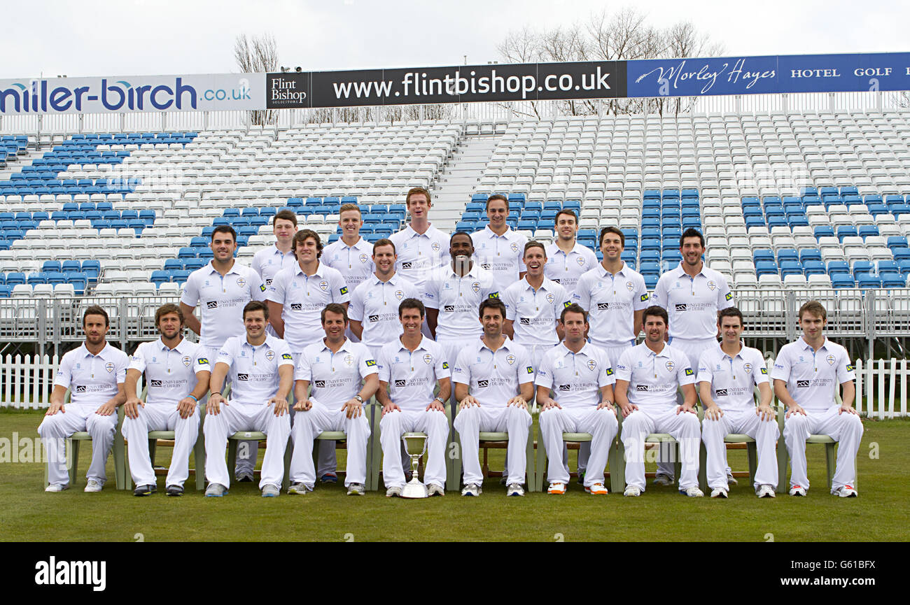 Derbyshire's back row (left-right) Chris Durham, Alasdair Evans, Matt Higginbottom, Ben Slater and Alex Hughes, middle row (left-row) Peter Burgoyne, Tom Knight, Tom Poynton, Chesney Hughes, Richard Johnson, Billy Godleman, Mark Footitt, front row (left-right) Mark Turner, Ross Whiteley, Jonathan Clare, Wes Durston, Chairman Chris Grant, captain Wayne Madsen, Tim Groenewald, Tony Palladino, Dan Redfern, David Wainwright and Paul Borrington pose for photos. Stock Photo