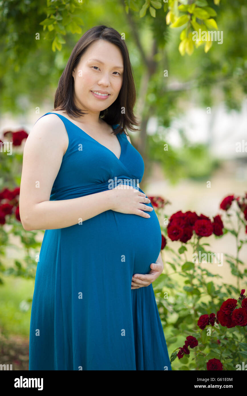 Pregnant chinese woman hi-res stock photography and images - Alamy