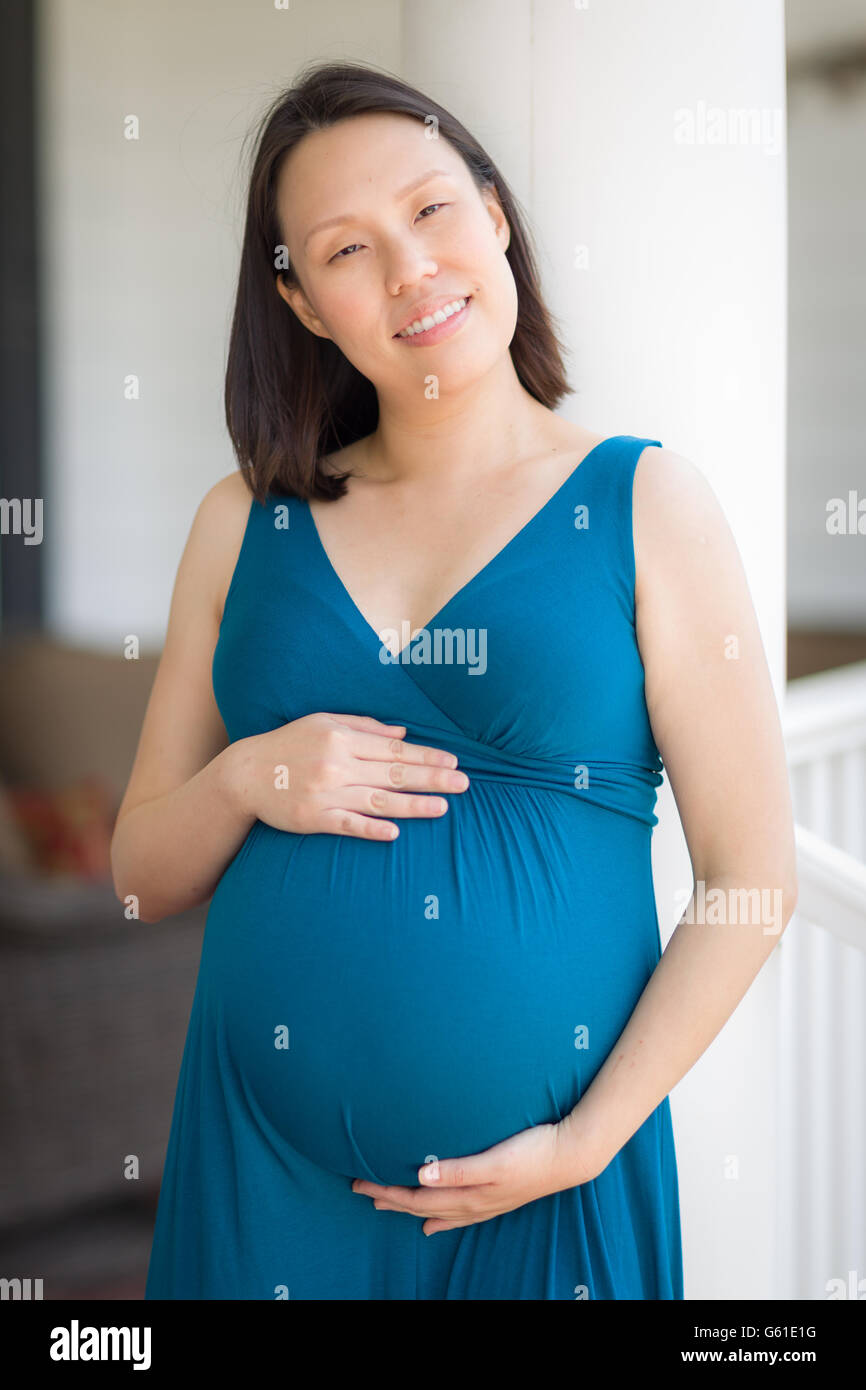Pregnant chinese woman hi-res stock photography and images - Alamy