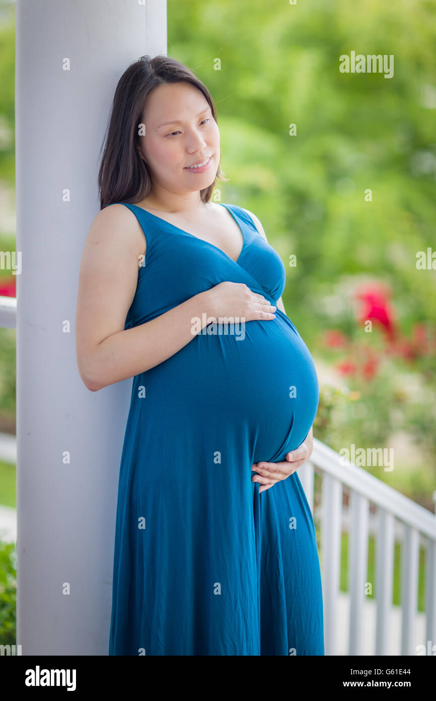 Pregnant chinese woman hi-res stock photography and images - Alamy