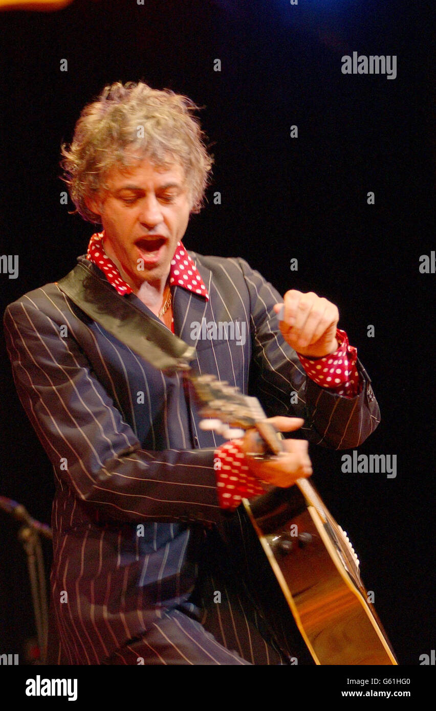 Bob Geldof performs live in New York City Stock Photo - Alamy