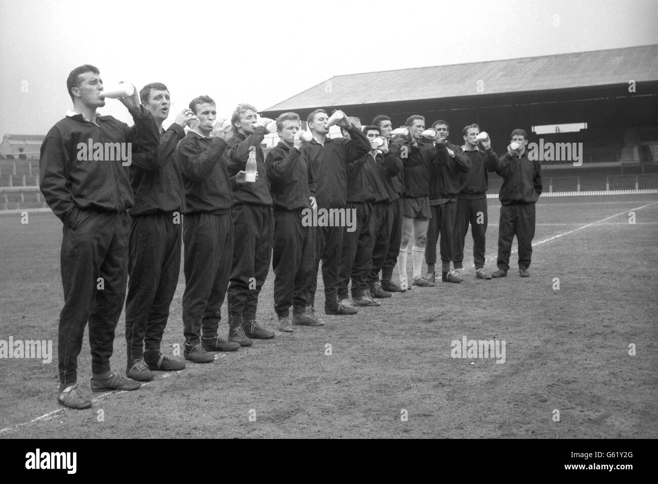 Photo Historique Manchester United – Saison 1965/66 – Vintage – Neuve