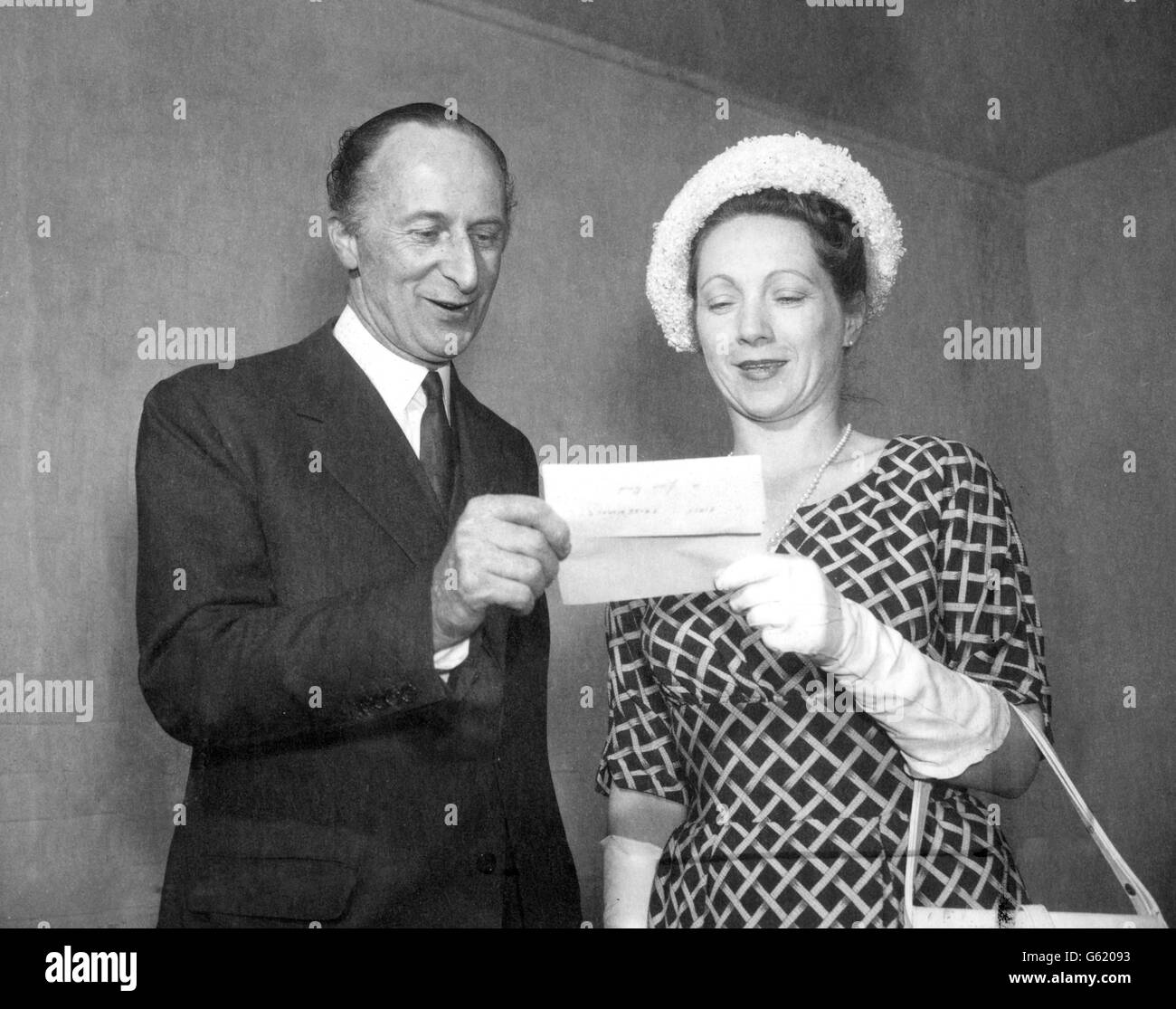 1,000 winning number in the second of the Government's Premium Bond draws at Lytham St Anne's in Lancashire. Stock Photo