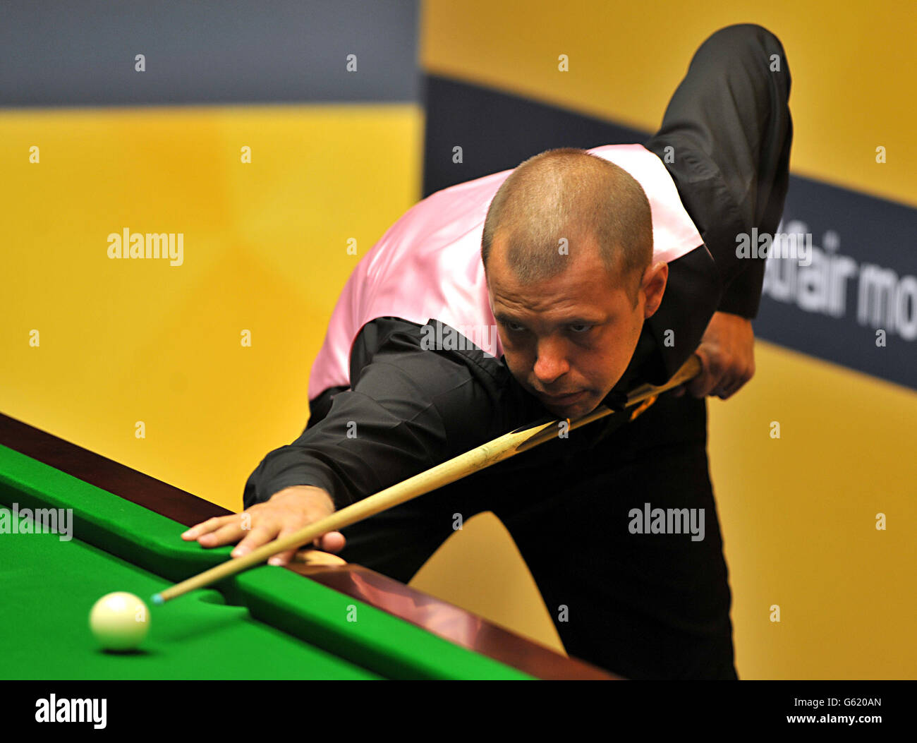 Barry Hawkins in action during his first round match against Jack Lisowski during the Betfair World Championships at the Crucible, Sheffield. Stock Photo