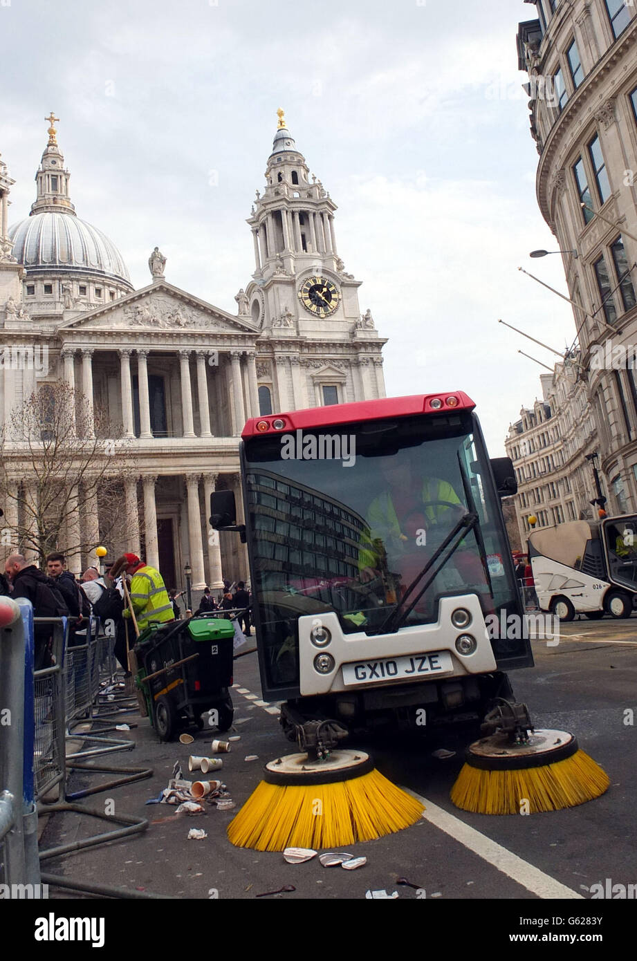 The clean up begins around the streets of London after the funeral of ...