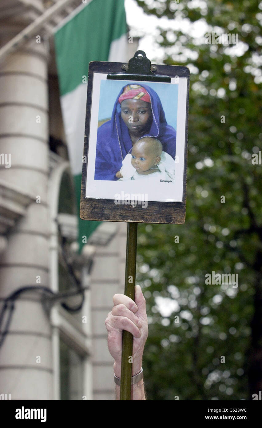 Amnesty Nigeria petition Stock Photo - Alamy