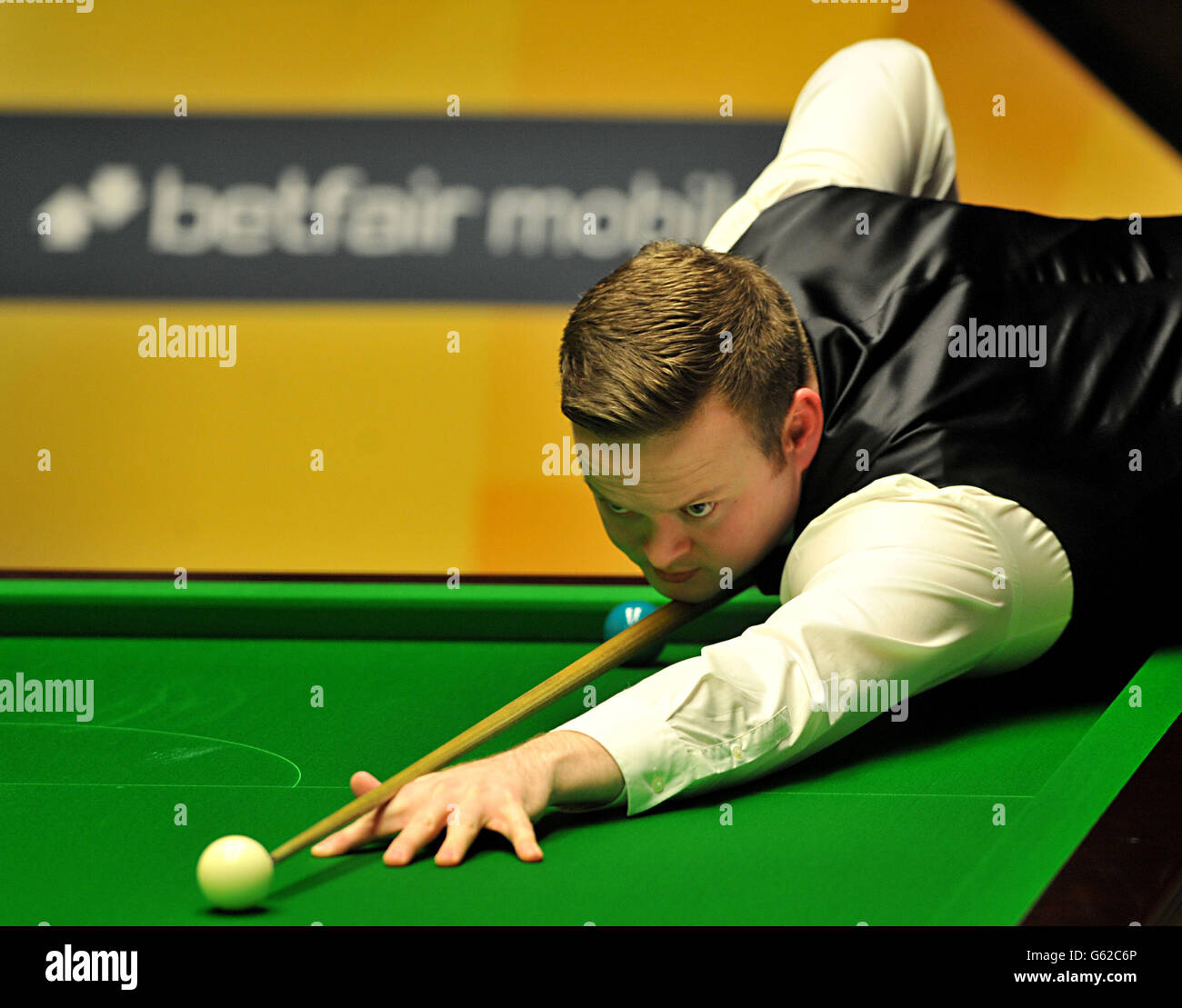 Shuan Murphy in action during his second round match against Graeme Dott during the Betfair World Championships at the Crucible, Sheffield. Stock Photo