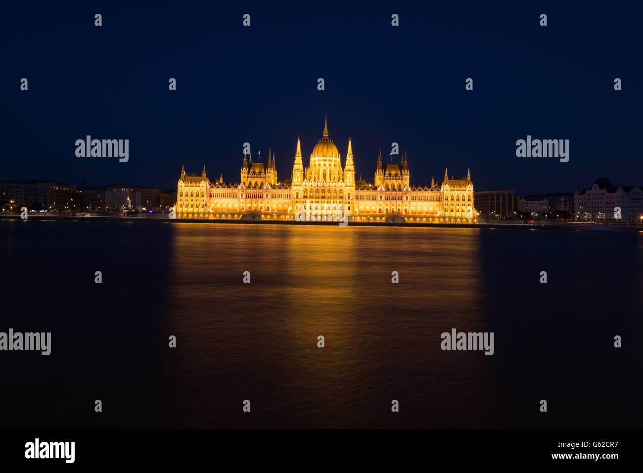Parliament building night hi-res stock photography and images - Alamy