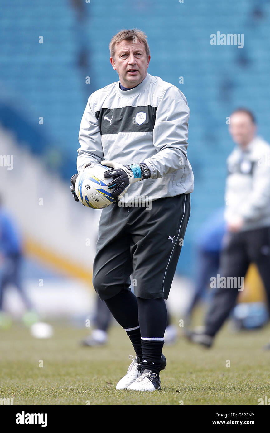 Goalkeeping coach andy rhodes hi-res stock photography and images - Alamy