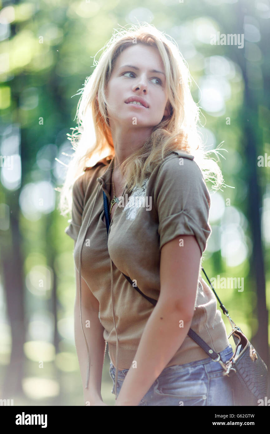 Outdoor portrait of a beautiful girl Stock Photo - Alamy