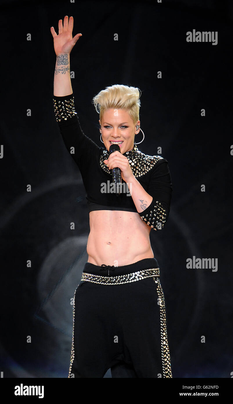 Pink concert birmingham hi-res stock photography and images - Alamy