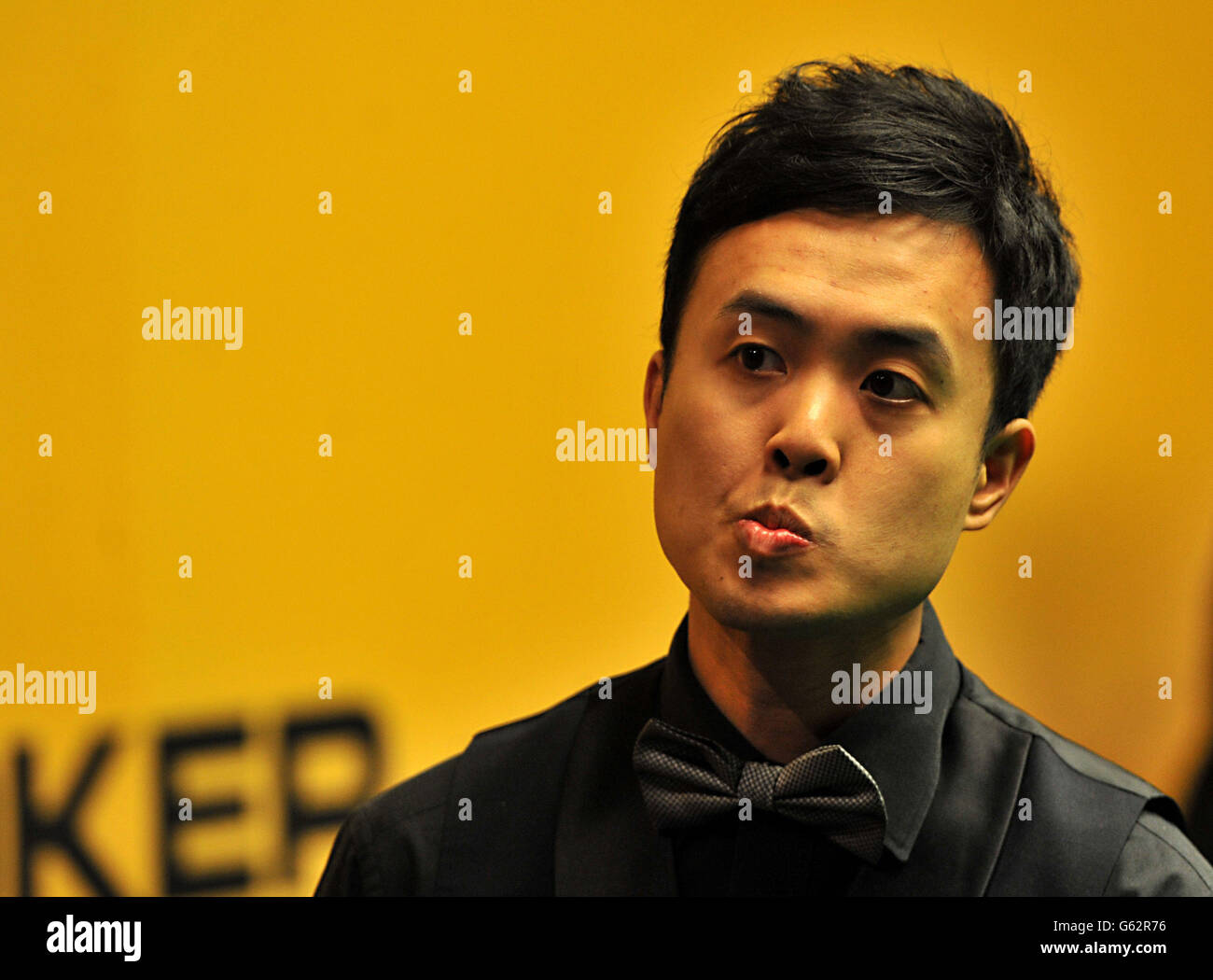 Marco Fu during his first round match against Matthew Stevens during the Betfair World Championships at the Crucible, Sheffield. Stock Photo