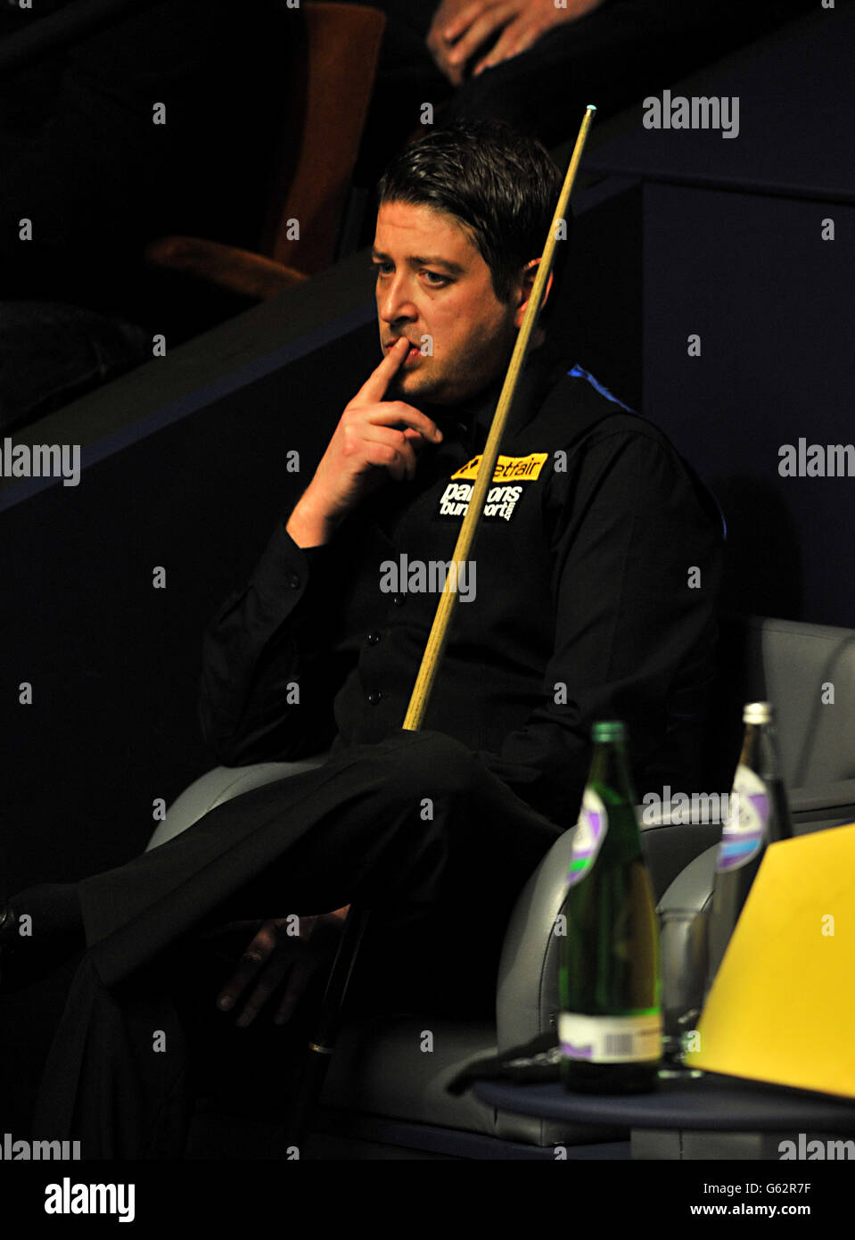 Matthew Stevens sits dejected during his first round match against Marco Fu during the Betfair World Championships at the Crucible, Sheffield. PRESS ASSOCIATION Photo. Picture date: Wednesday April 24, 2013. See PA Story SNOOKER World. Photo credit should read: Simon Cooper/PA Wire. Stock Photo