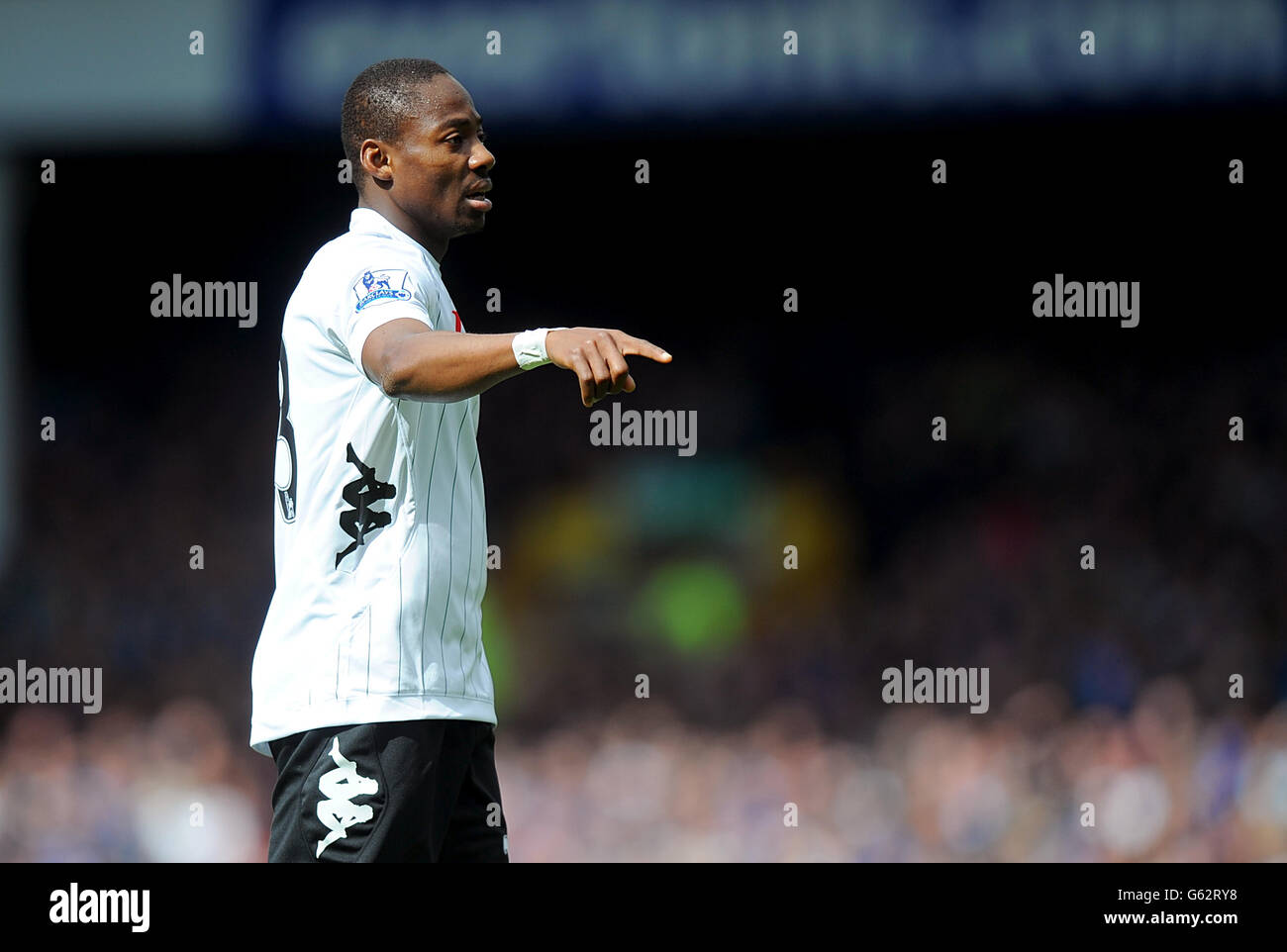 Soccer - Barclays Premier League - Everton v Fulham - Goodison Park. Eyong Enoh, Fulham Stock Photo