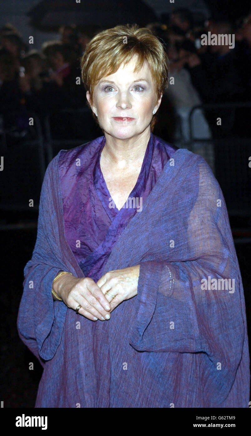 Uktv0203 anne robinson hires stock photography and images Alamy