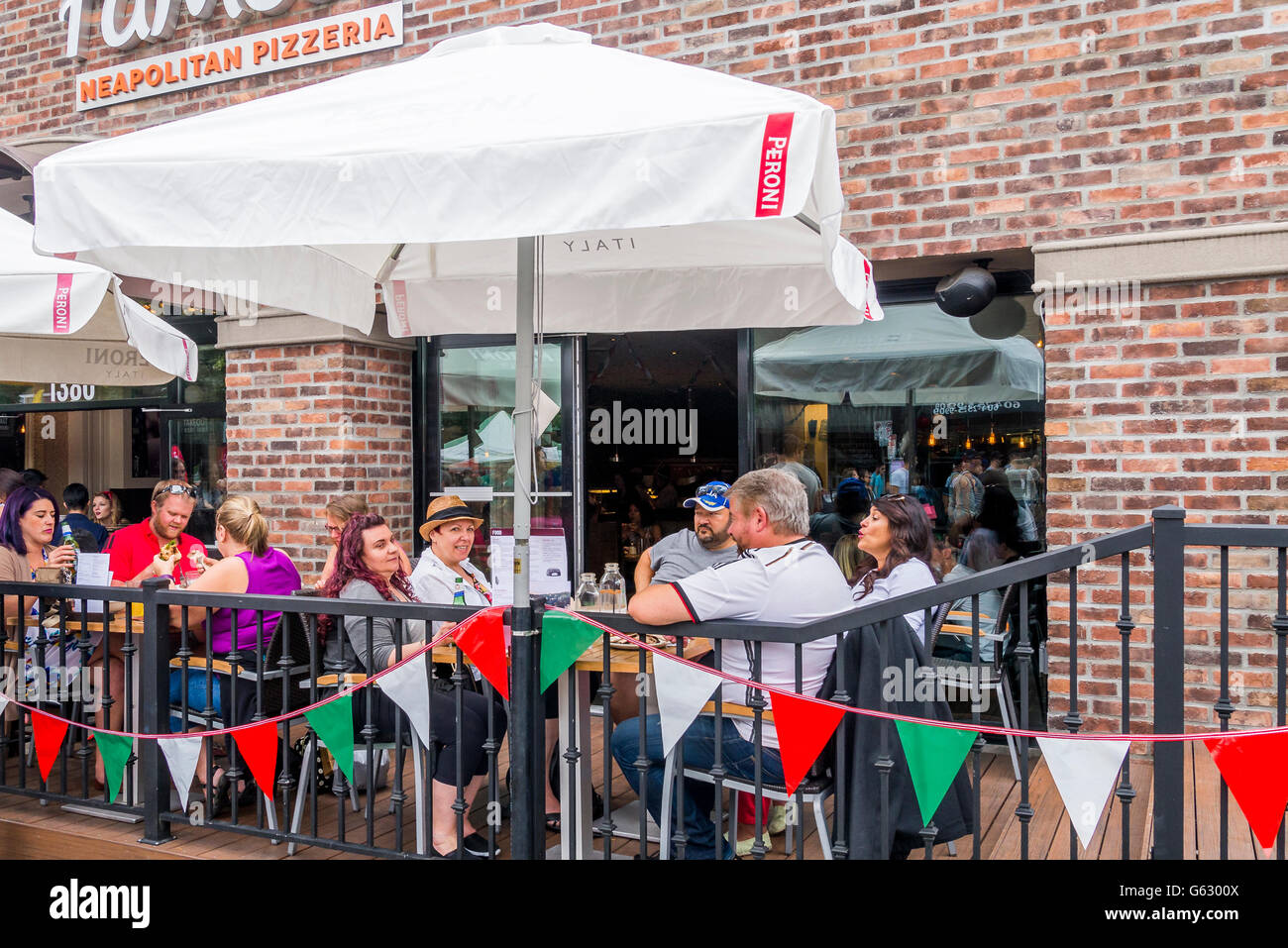 Italian patio hires stock photography and images Alamy