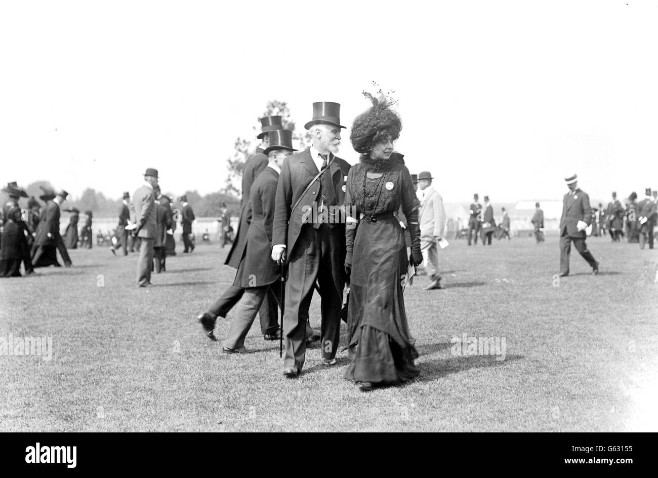 Horse Racing, Royal Ascot. Lady Crewe at Royal Ascot in 1910 Stock Photo