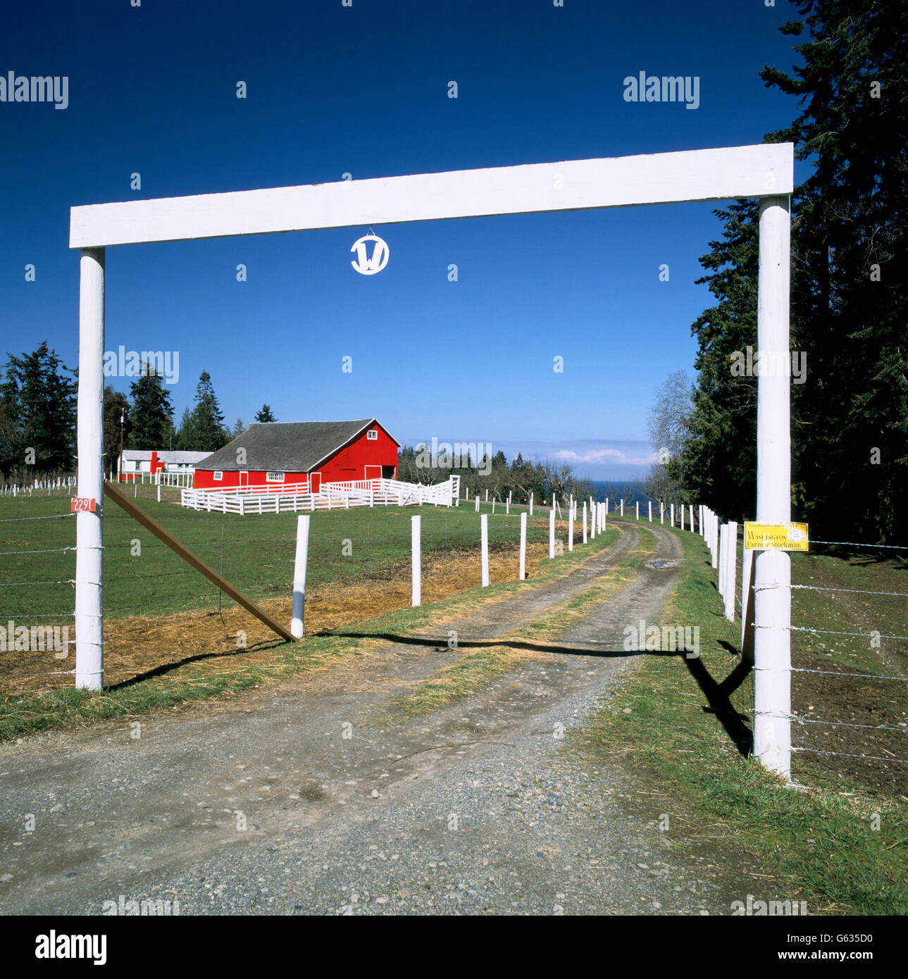 Barn Rural Farming Doors High Resolution Stock Photography and Images ...