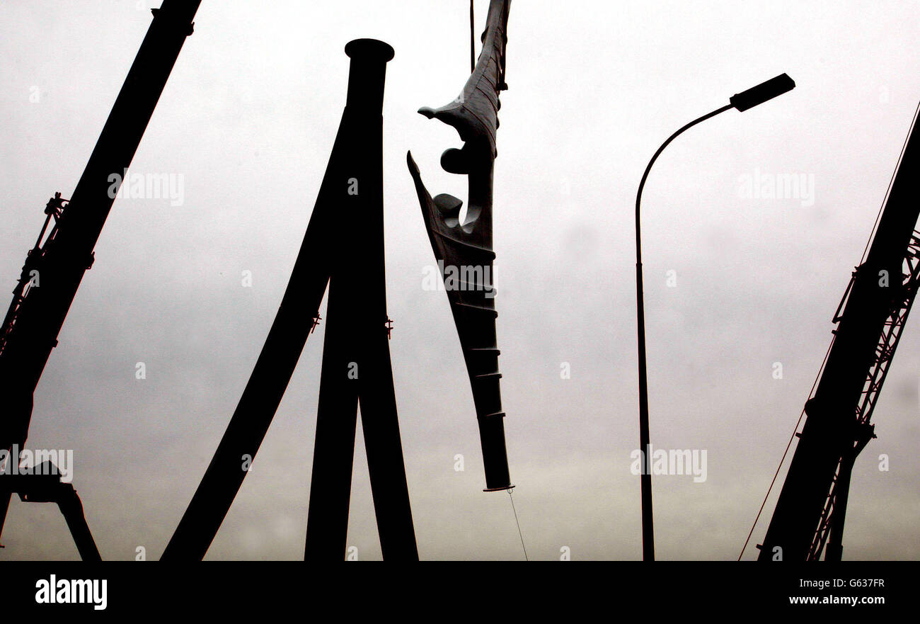 Artist, Stephen Broadbent's sculpture 'encounter' is erected on a