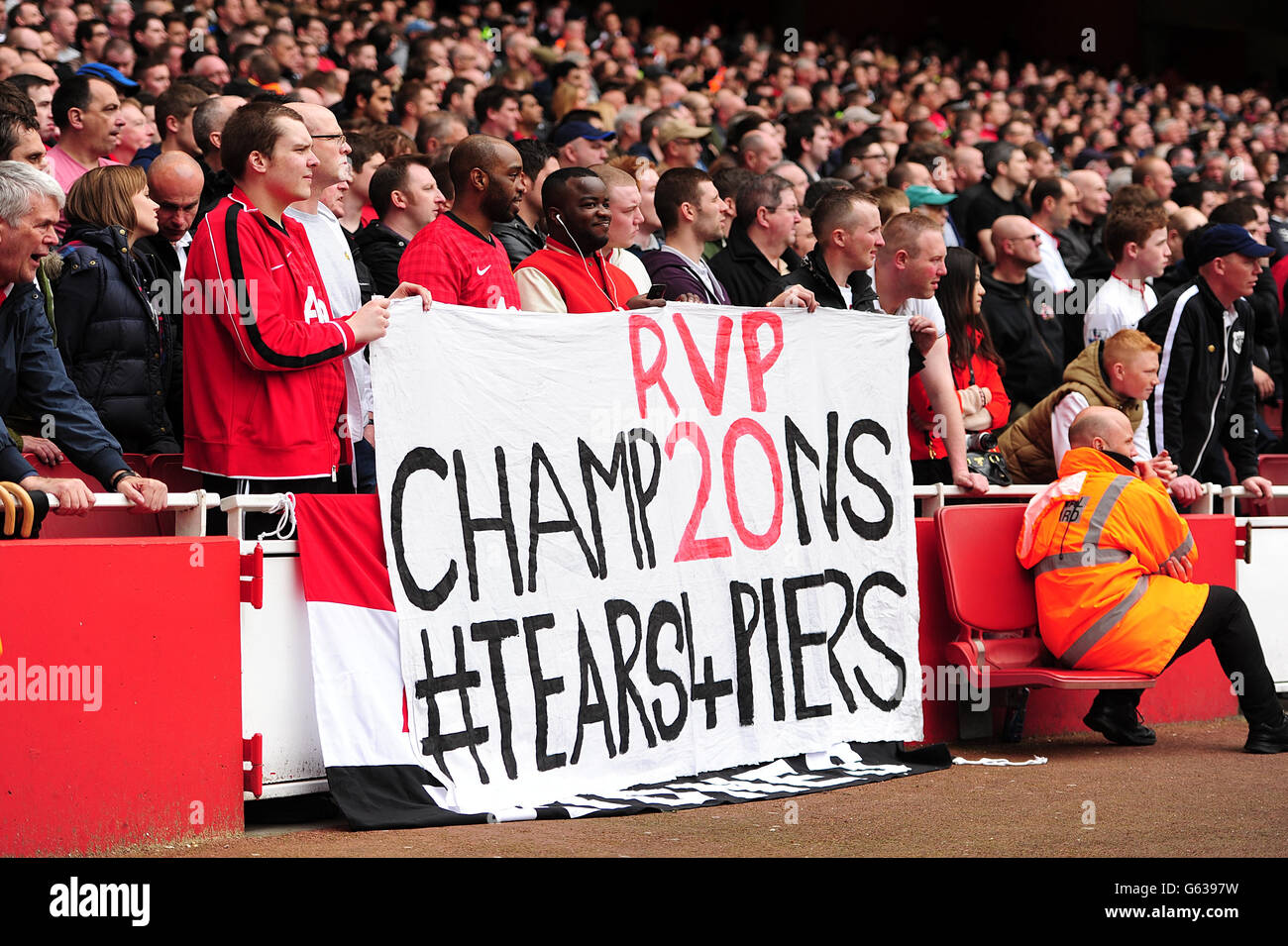 A banner in stands emirates stadium hi-res stock photography and images ...