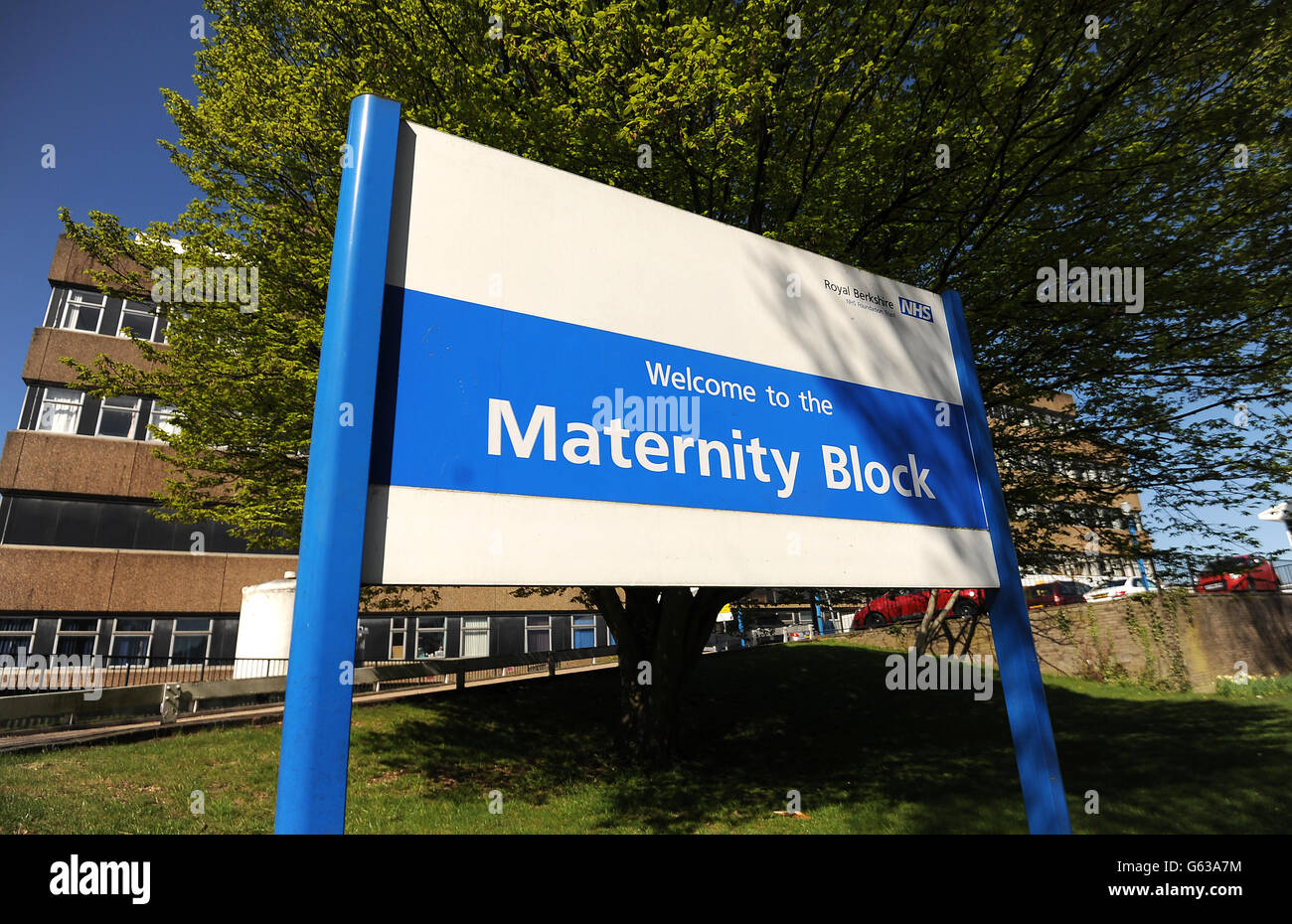 Hospital sign maternity hires stock photography and images Alamy