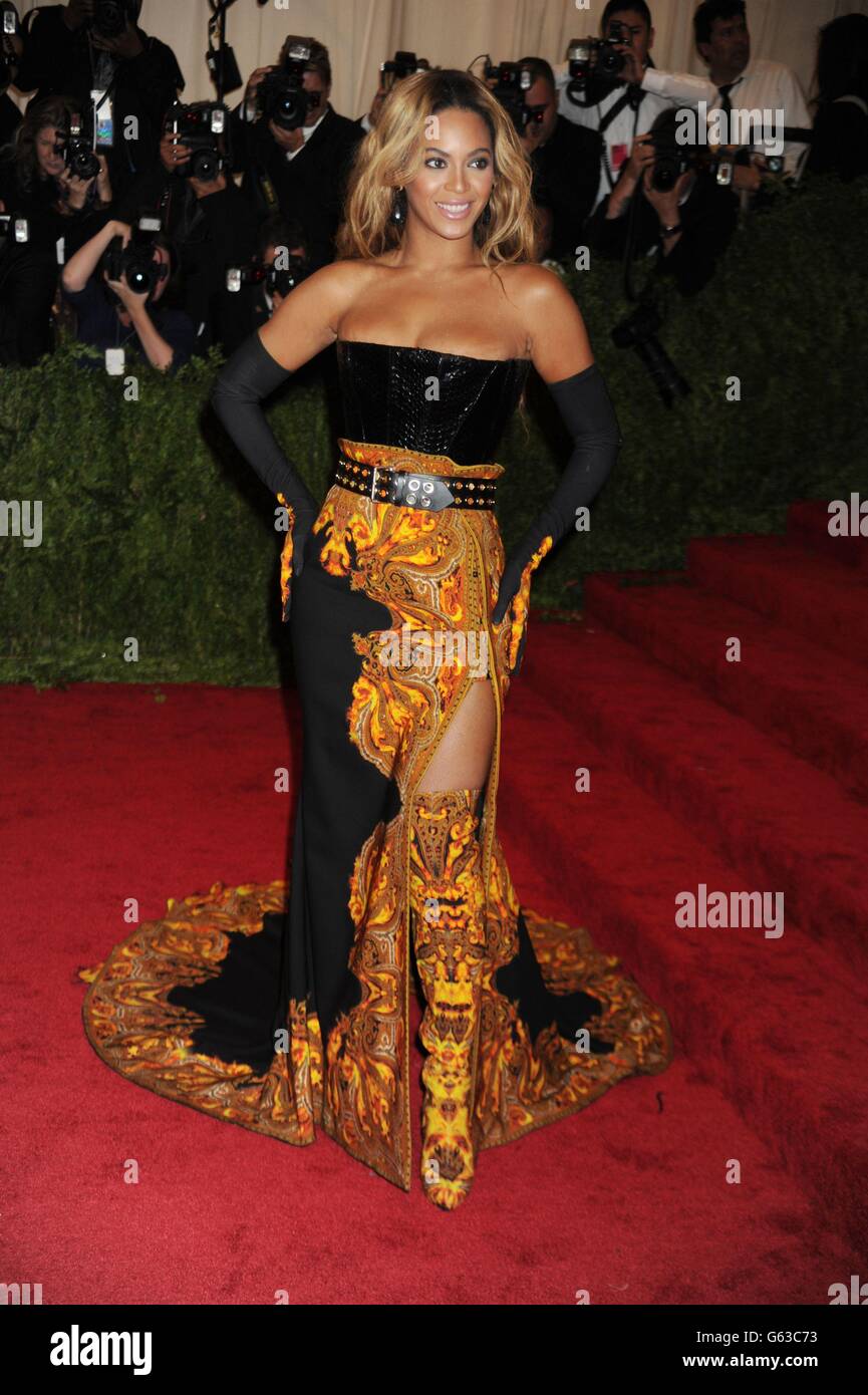 Beyonce attends the 'Punk': Chaos to Couture' Costume Institute Benefit ...