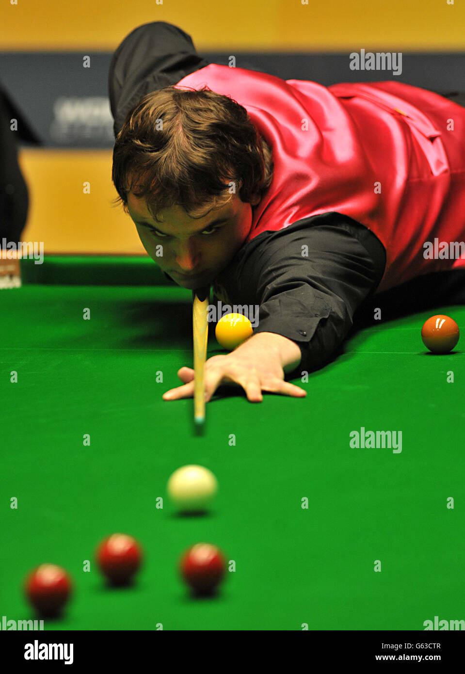 Sam Baird in action during his first round match against Stuart Bingham during the Betfair World Championships at the Crucible, Sheffield. Stock Photo