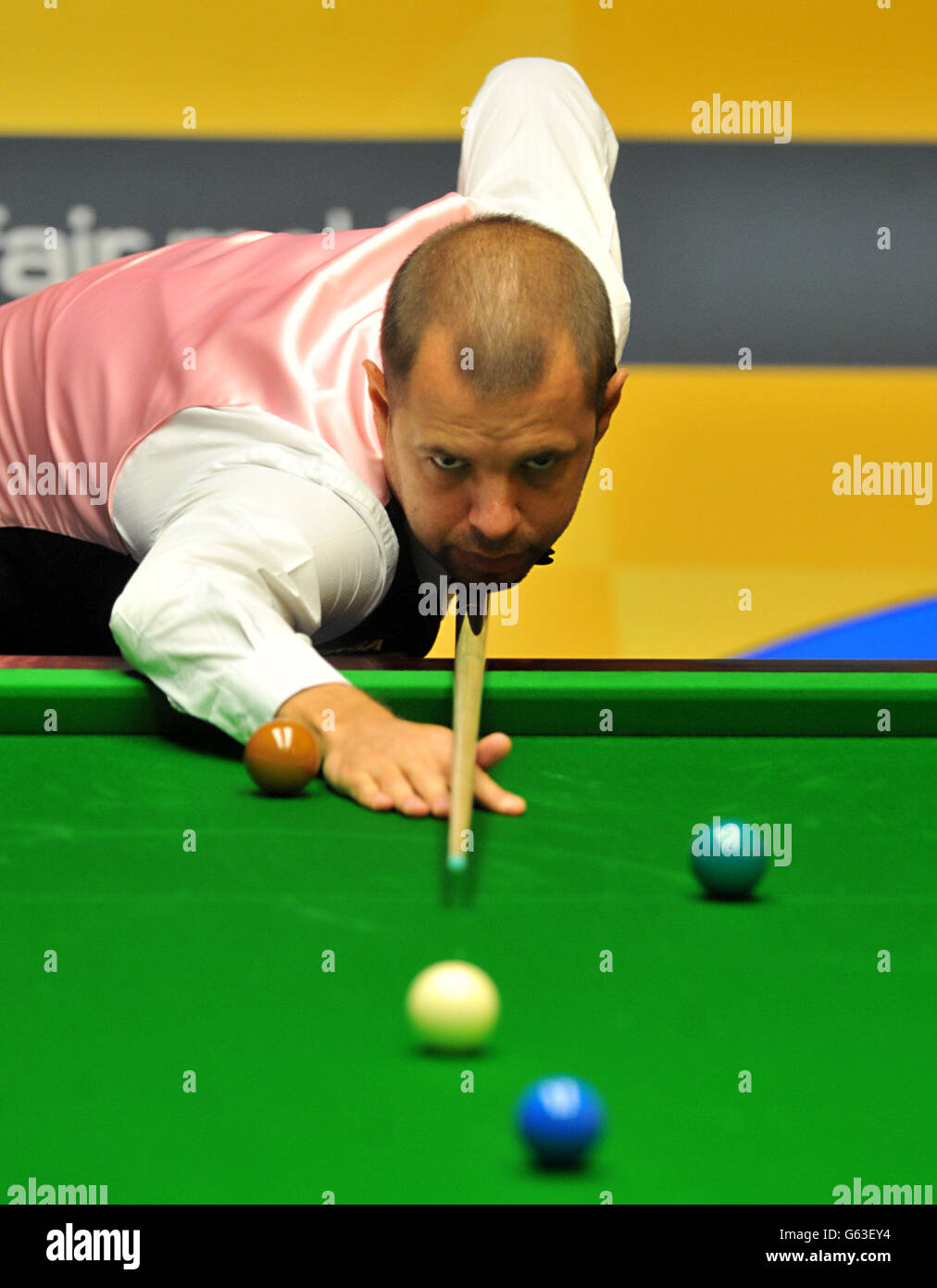 Barry Hawkins in action during his quarter final match against Ding Junhui during the Betfair World Championships at the Crucible, Sheffield. Stock Photo