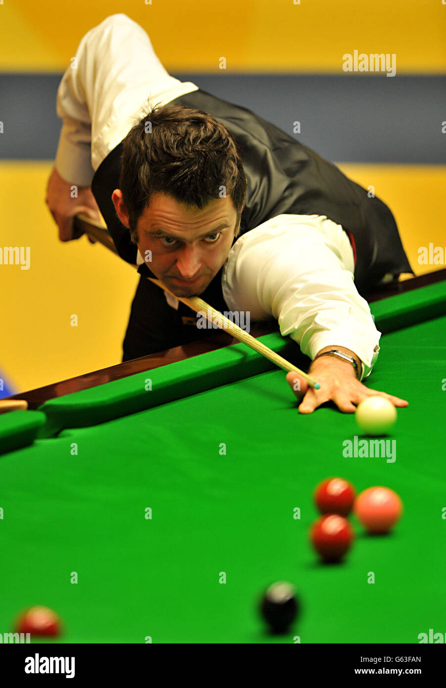 Ronnie O'Sullivan in action during his quarter final match against Stuart Bingham during the Betfair World Championships at the Crucible, Sheffield. Stock Photo
