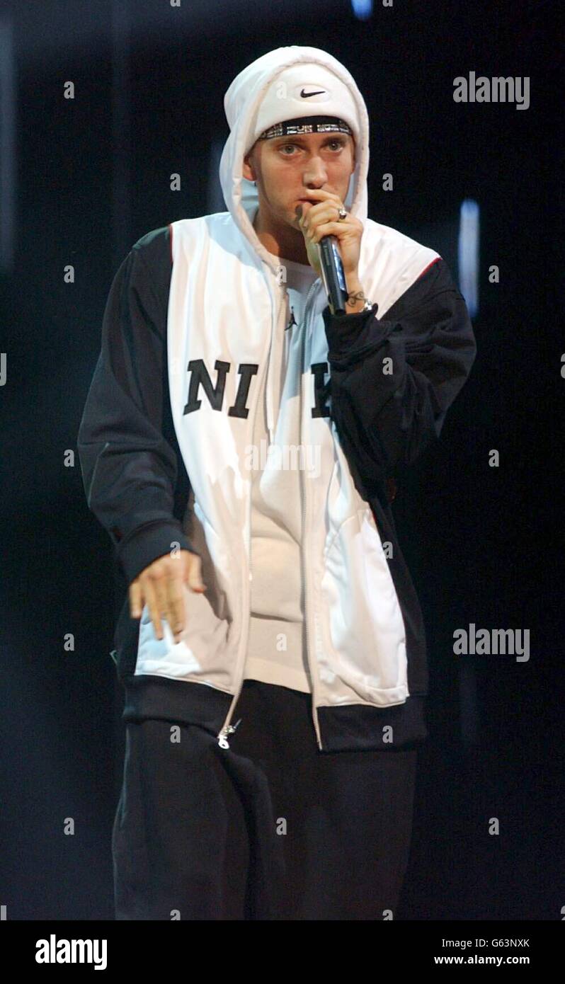 US rapper Eminem performing on stage during the MTV Europe Music Awards 2002, at the Palazzo Sant Jordi, Barcelona, Spain. 21/06/2003: He was, Saturday June 21, 2003, set to perform his first UK show in Milton Keynes. Stock Photo