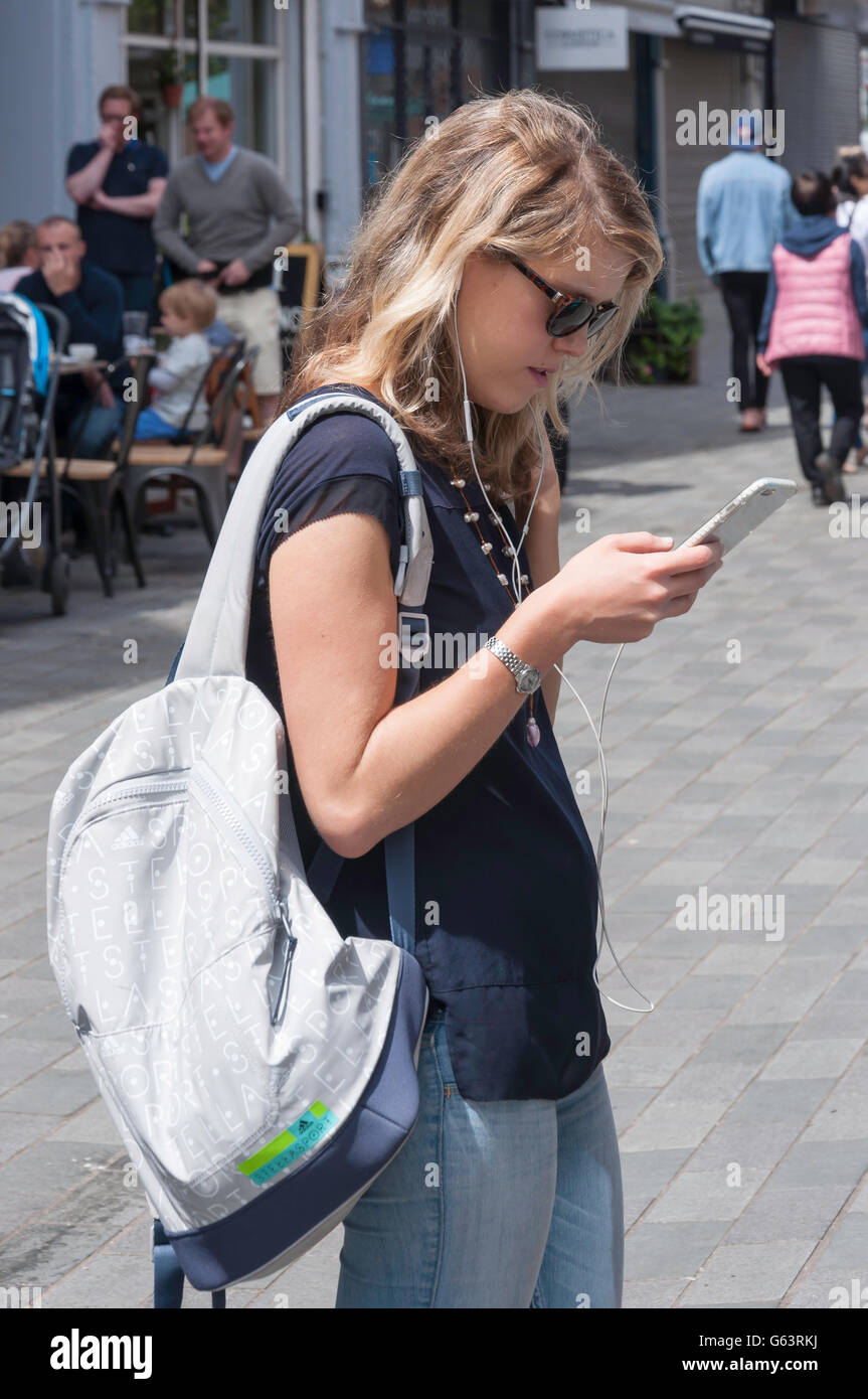 Mobile phone london street hires stock photography and images Alamy